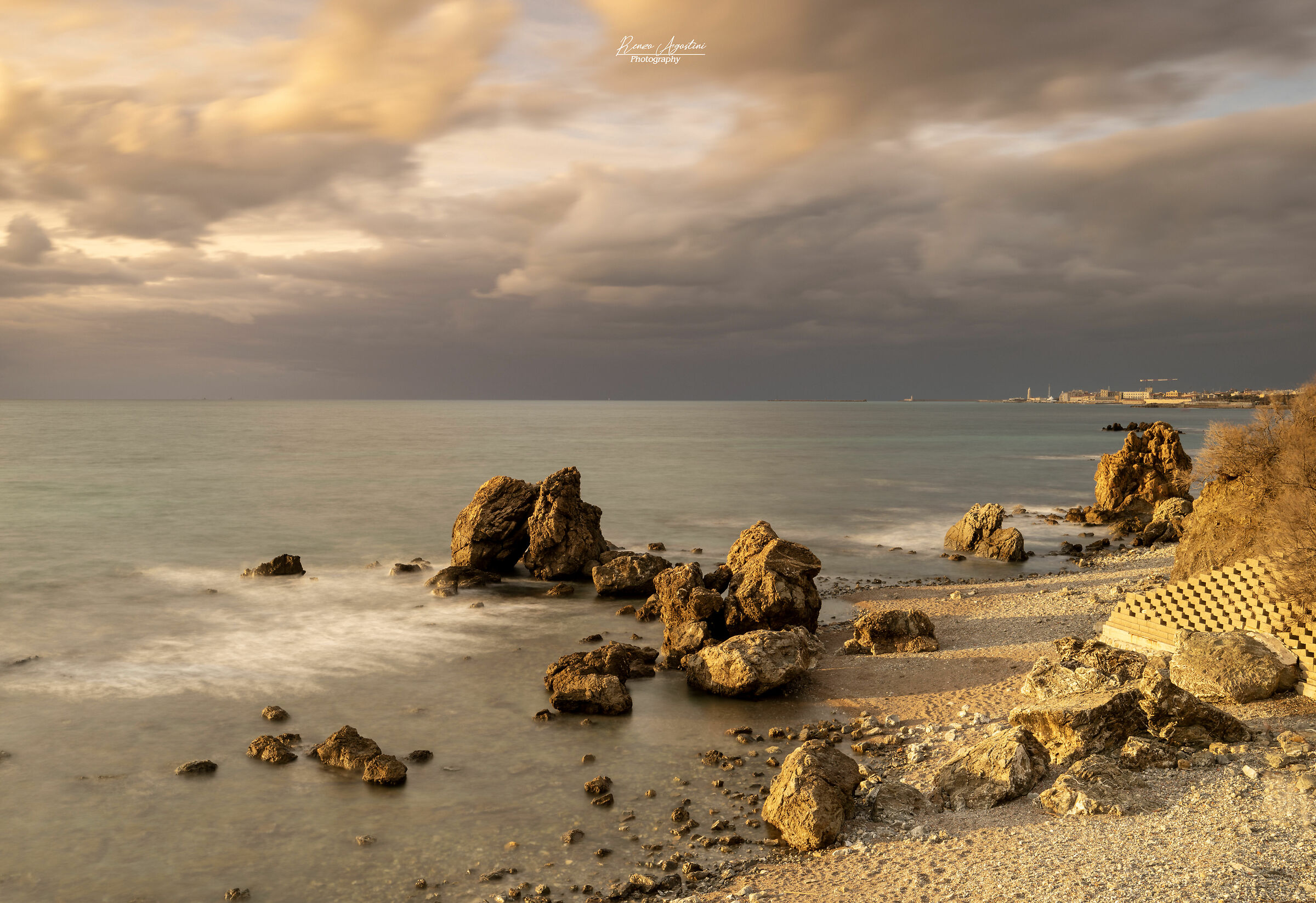 Livorno-tramonto allo scoglio della ballerina