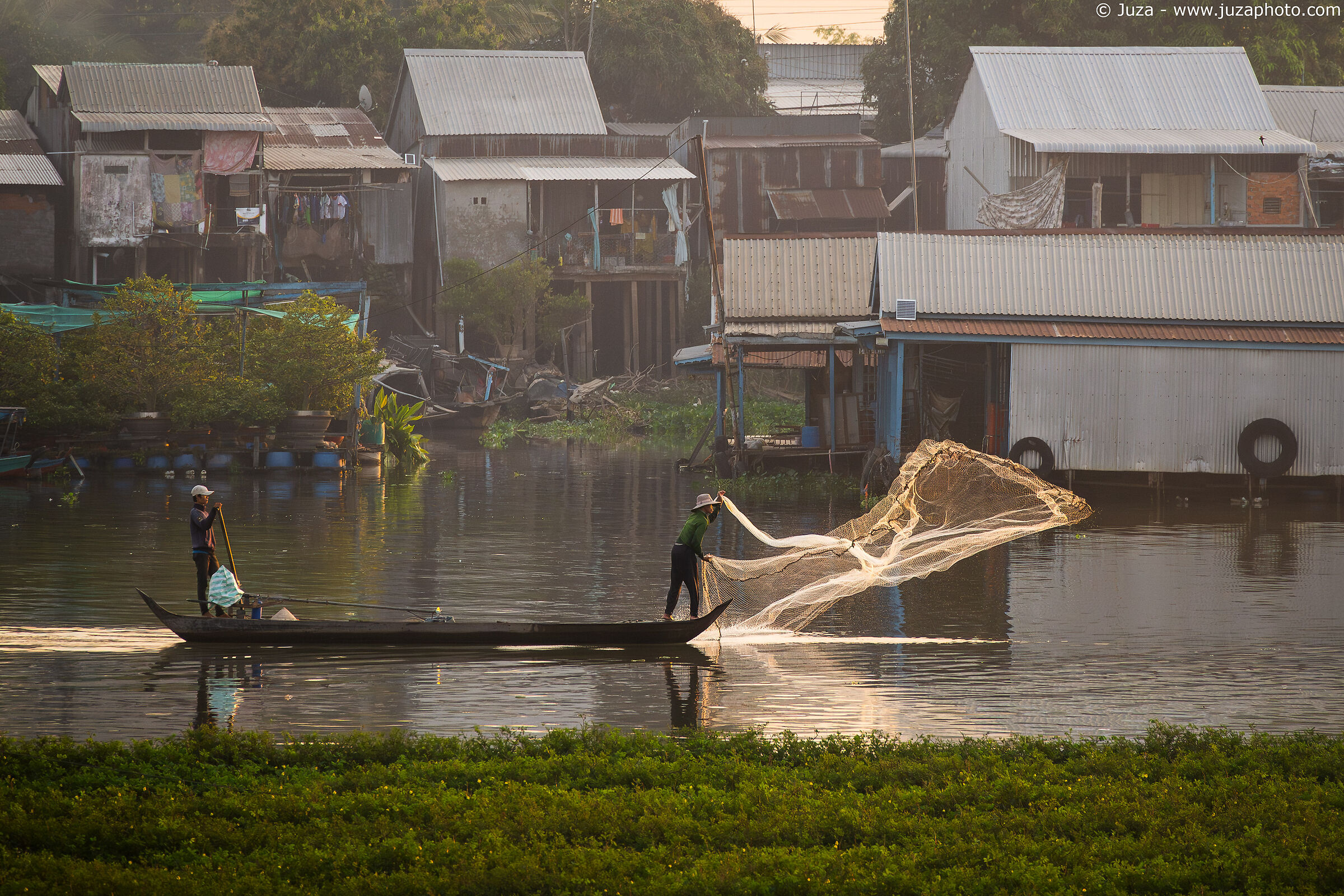 Pescatori sul fiume Hau