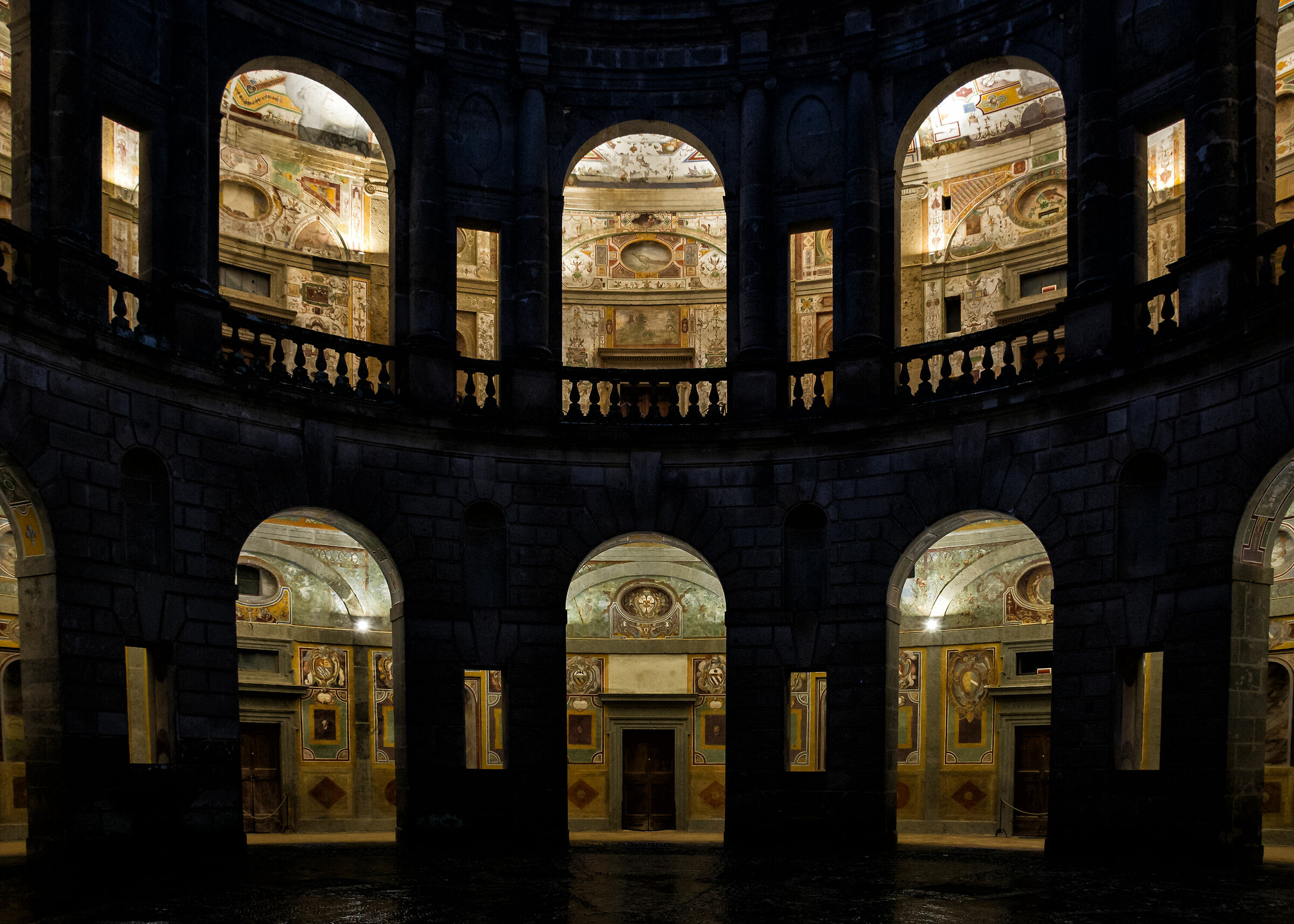 Ombre e luci al Palazzo di Caprarola