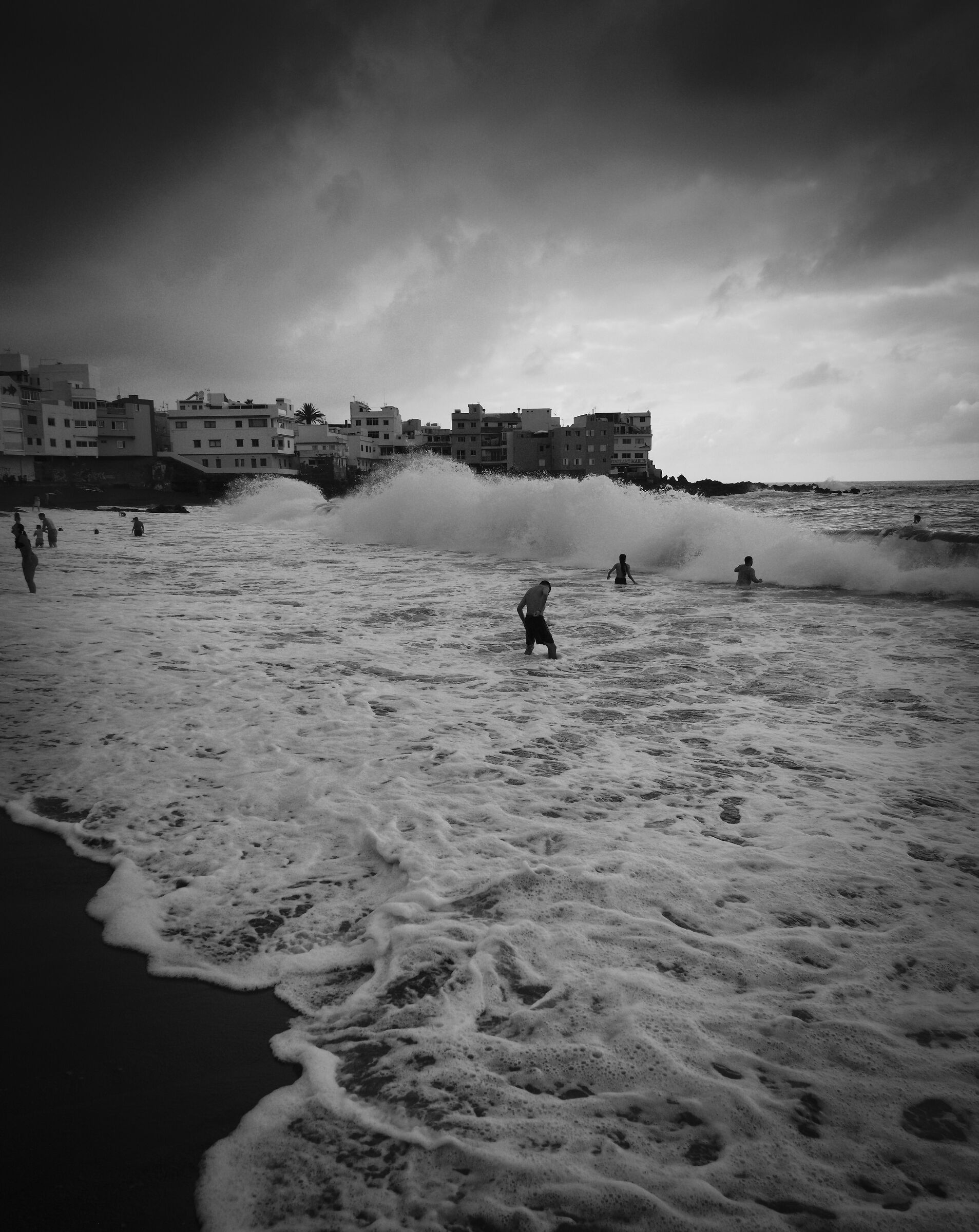 Rough seas in Puerto de la Cruz