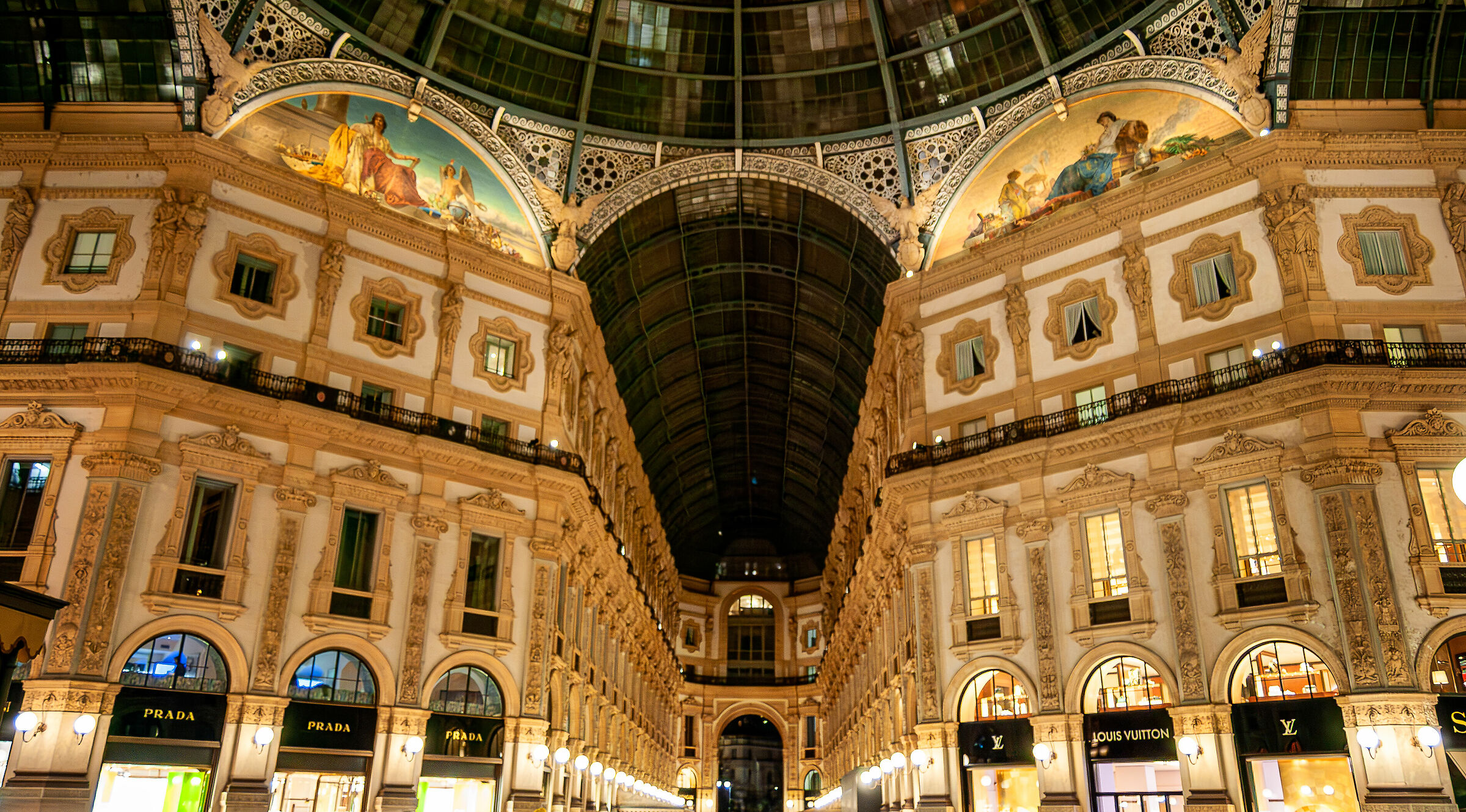 Galleria Milano, perspectives that don't add up....