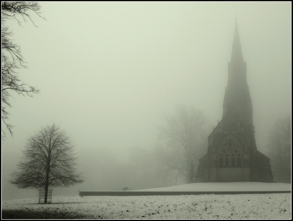 Cattedrale nella nebbia