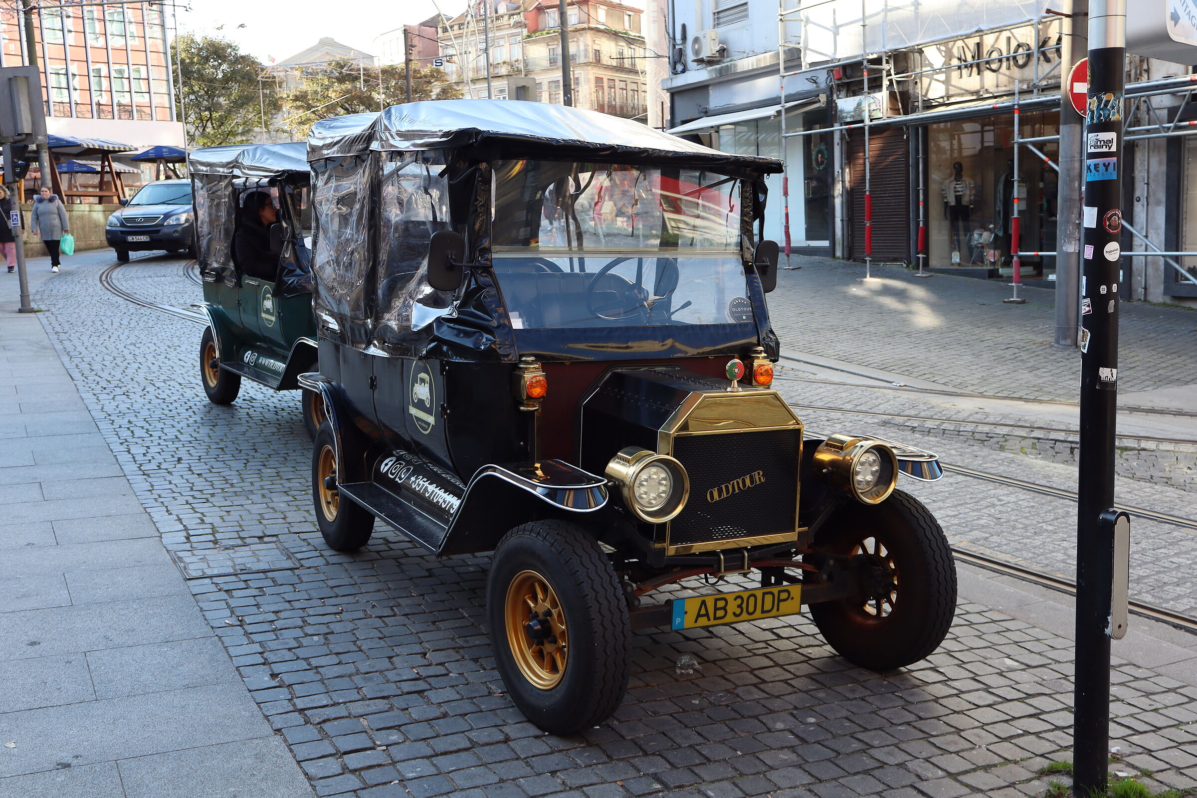 Old Cars in Porto