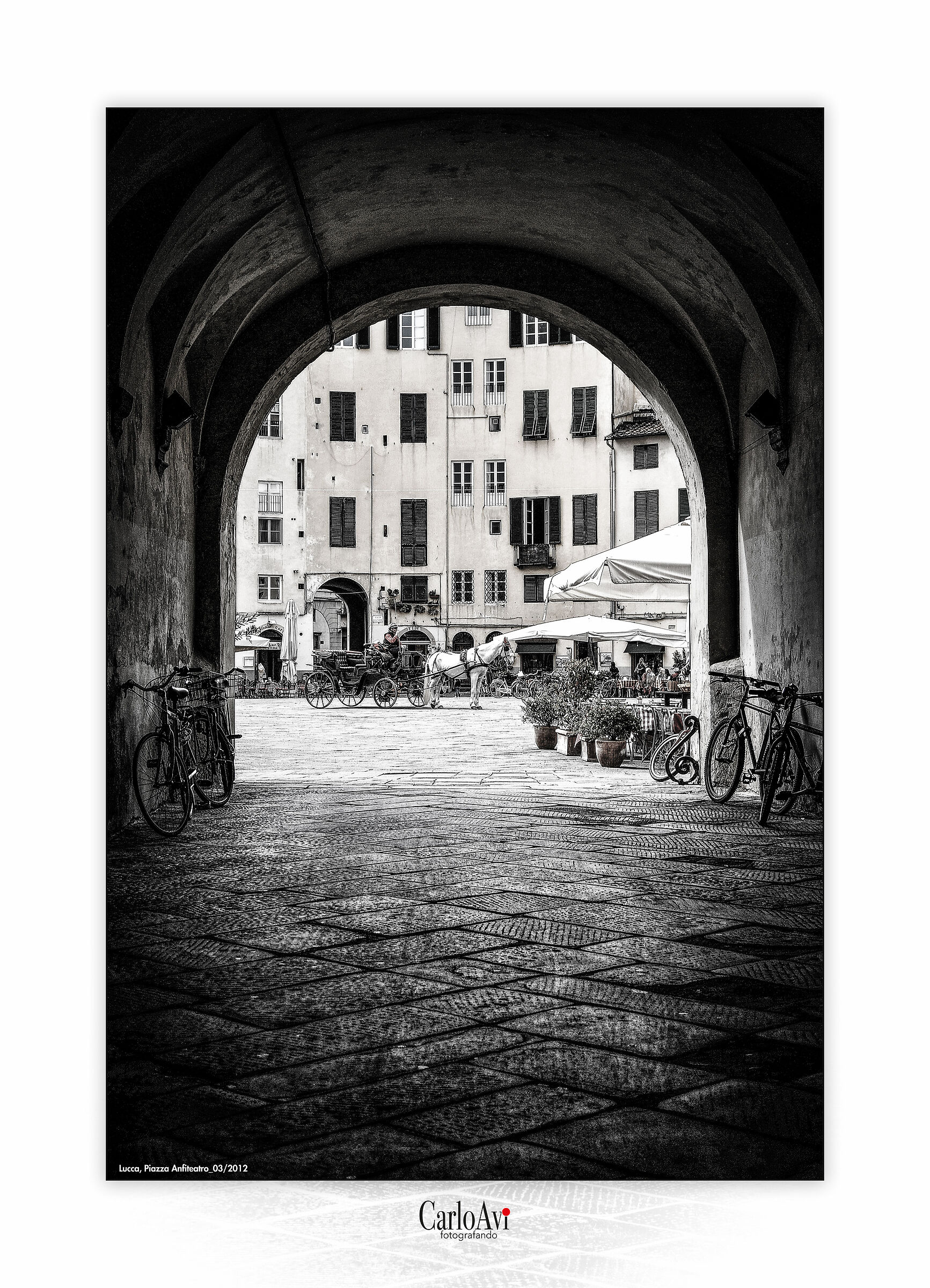 Lucca, Piazza Anfiteatro