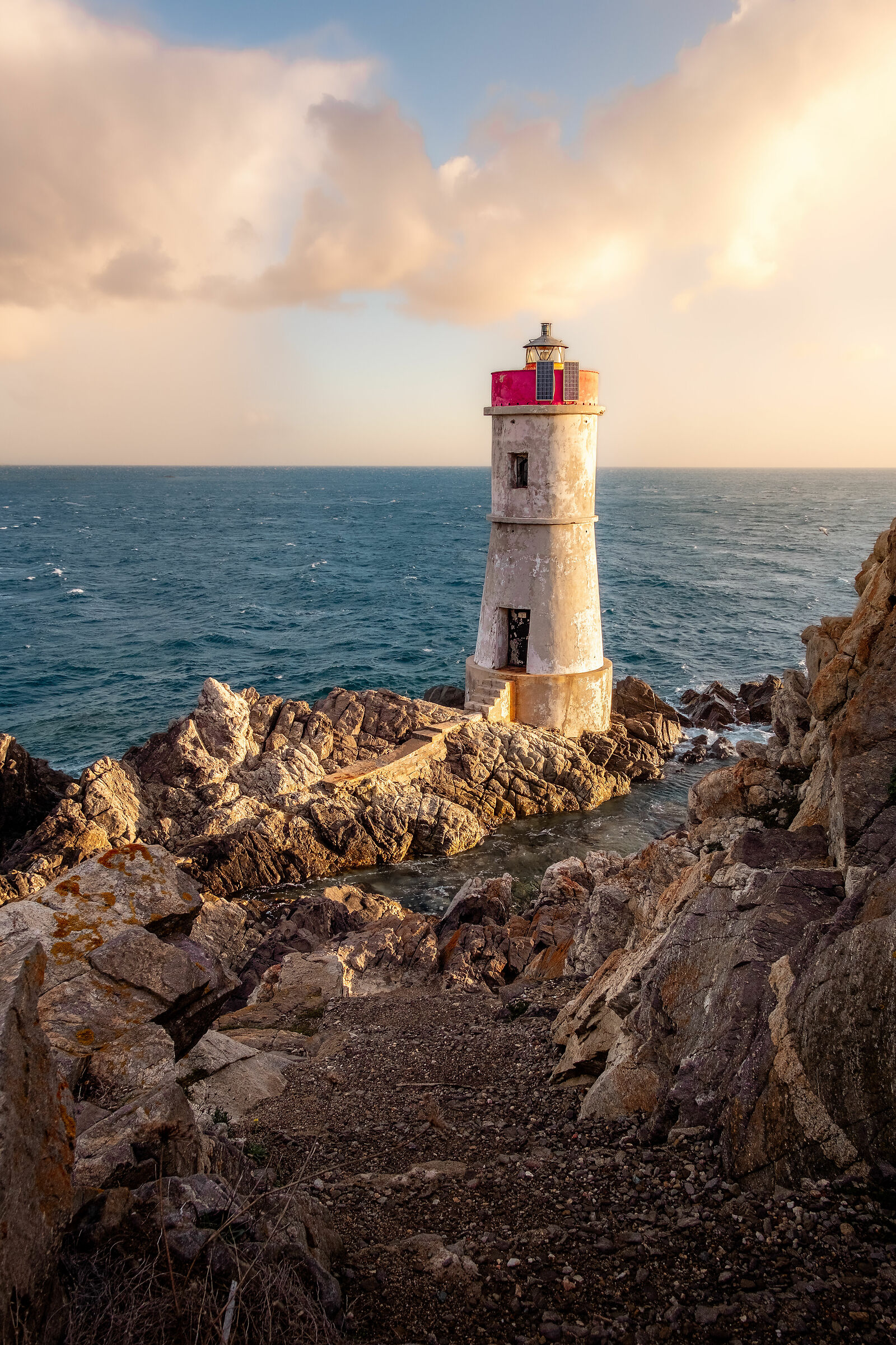 Il faro, affascinante sentinella dell'infinito