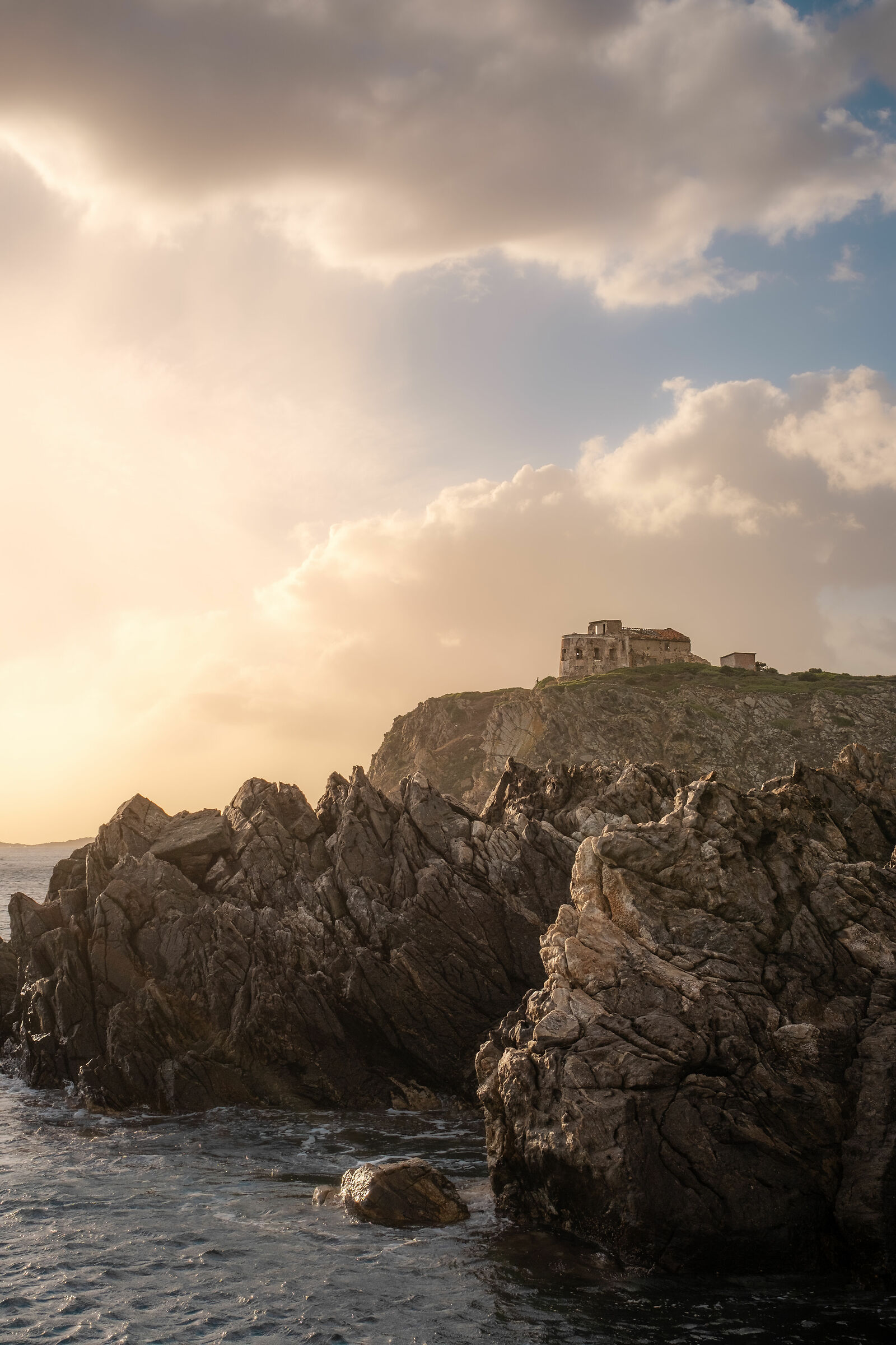 Stiamo andando alla deriva verso la scogliera...