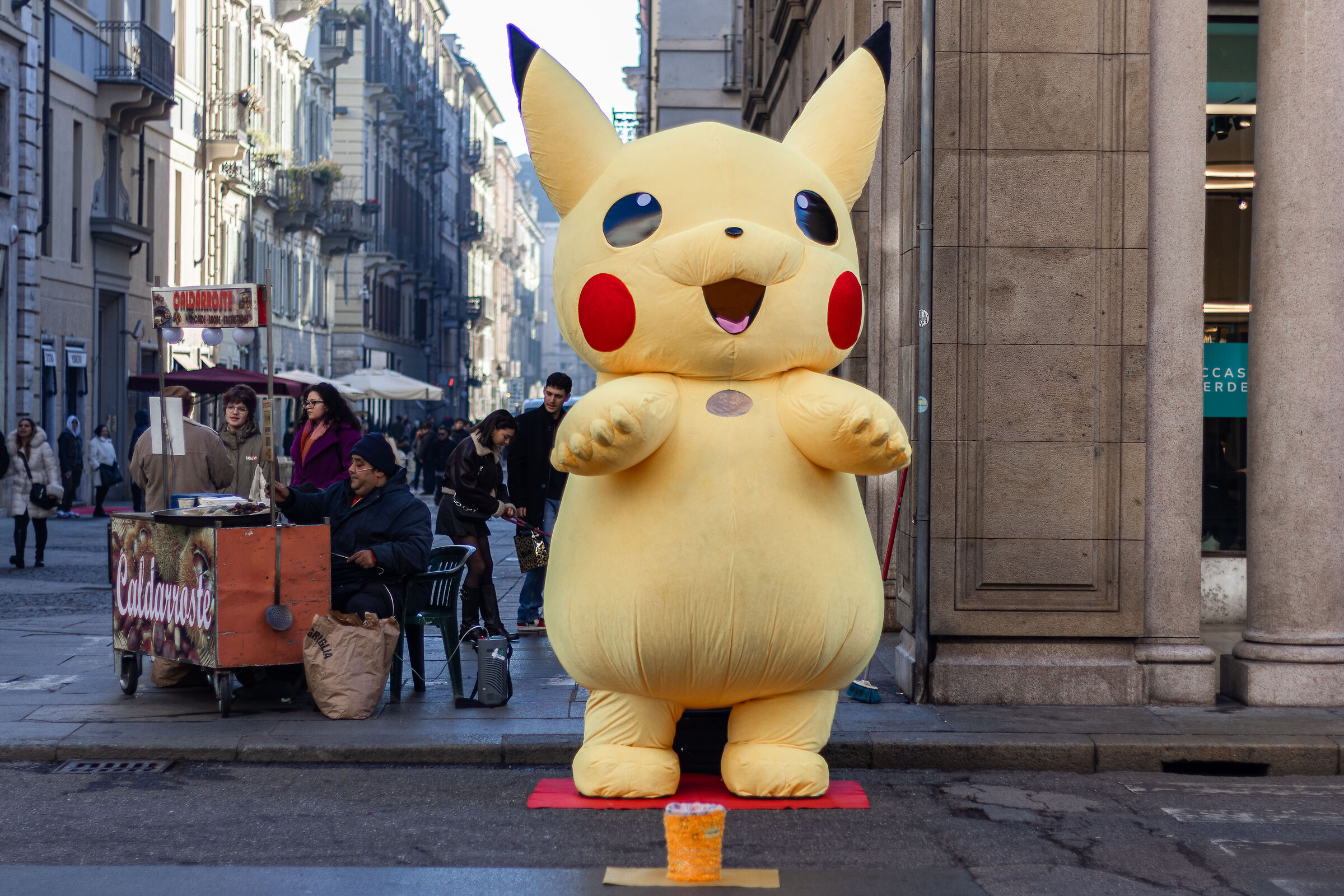 La famosa invasione dei Pokemon giganti a Torino