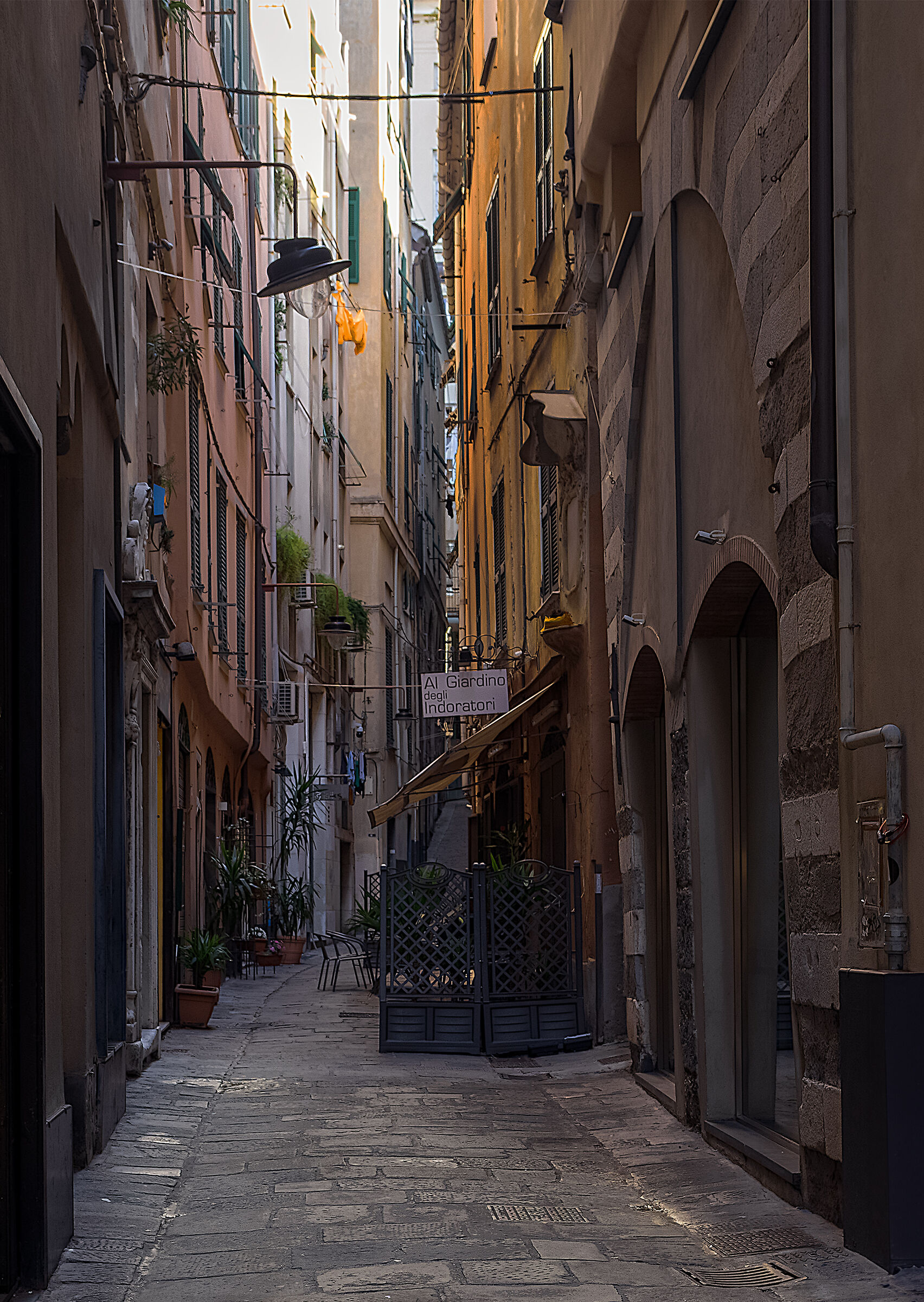 Genoa - Vico Indoratori