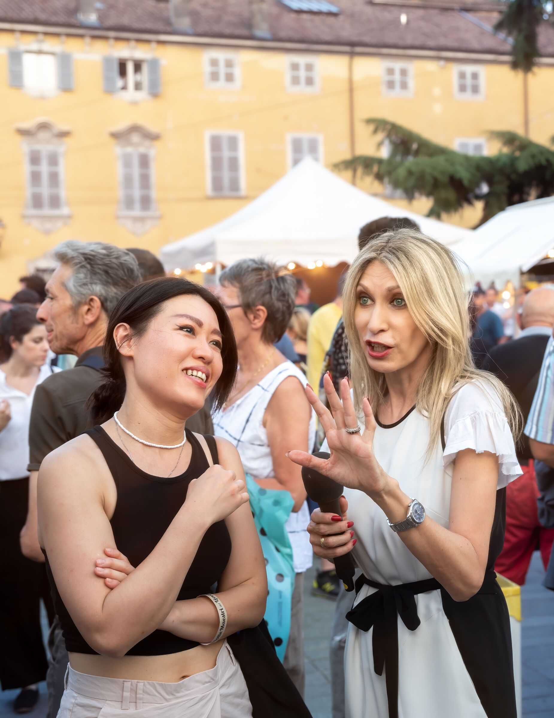 L'inviata RAI e la sua collega