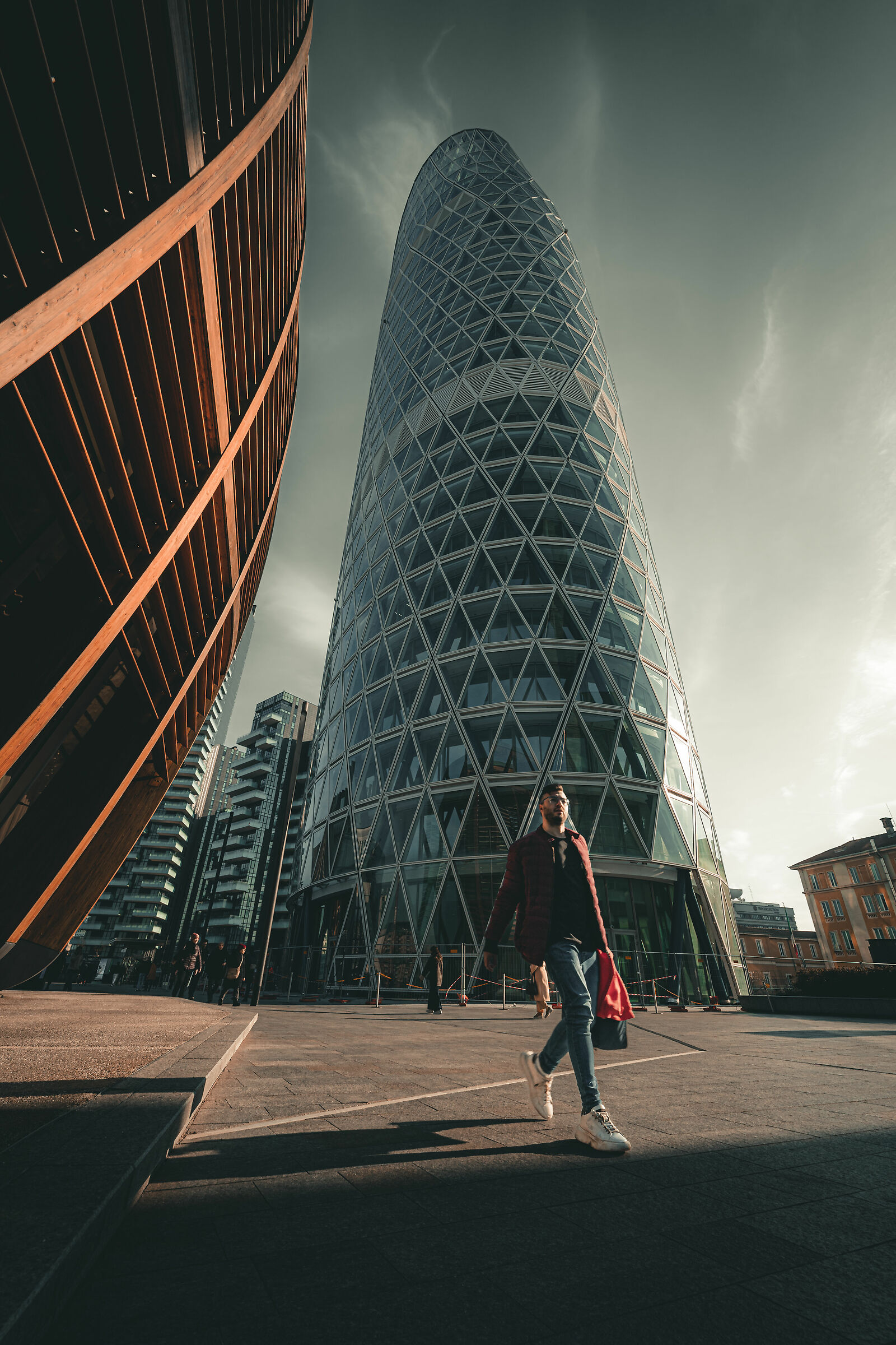 UnipolSai Tower dal basso