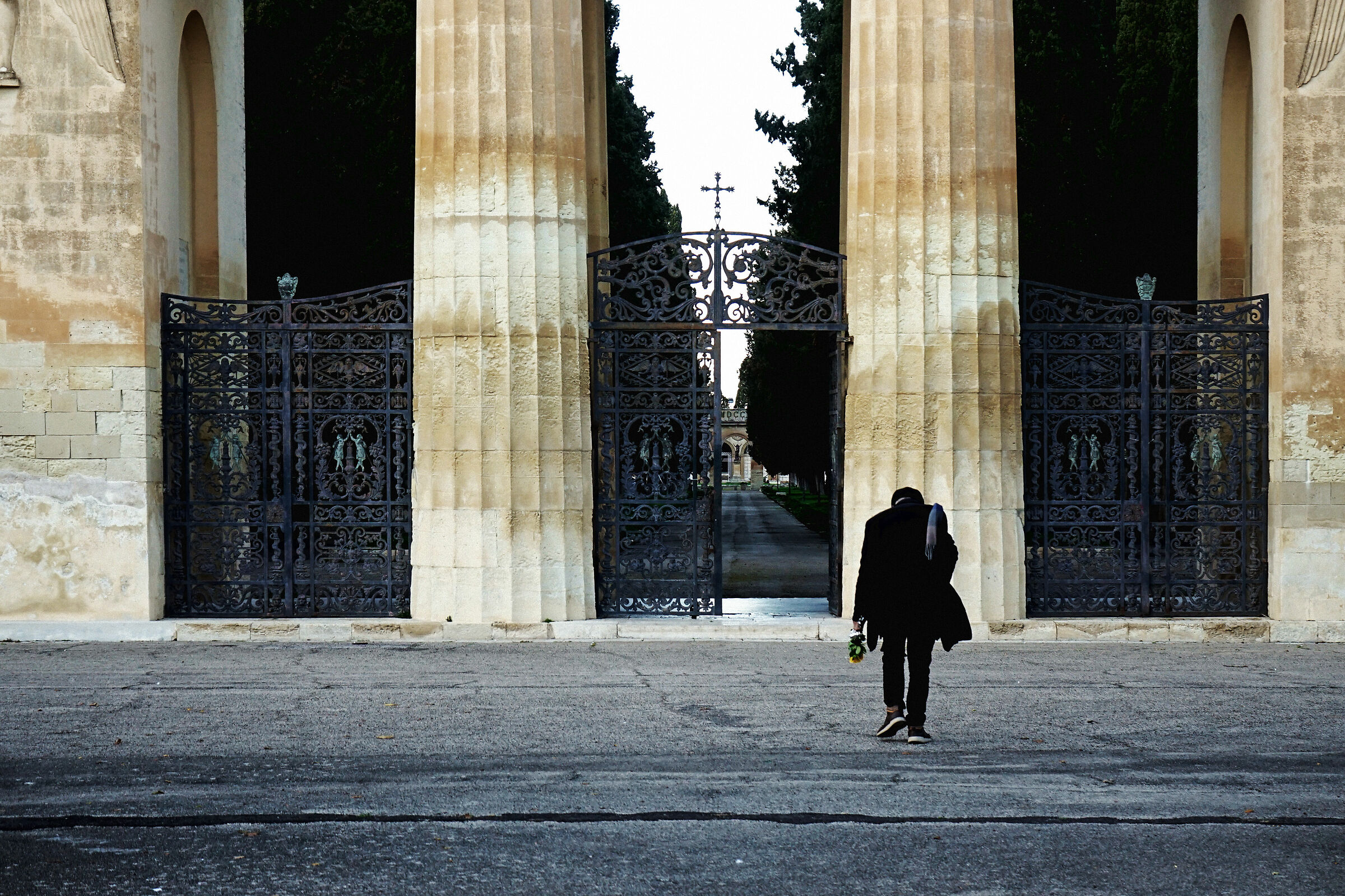 Beyond the Pillars of Hercules hoping for infinity