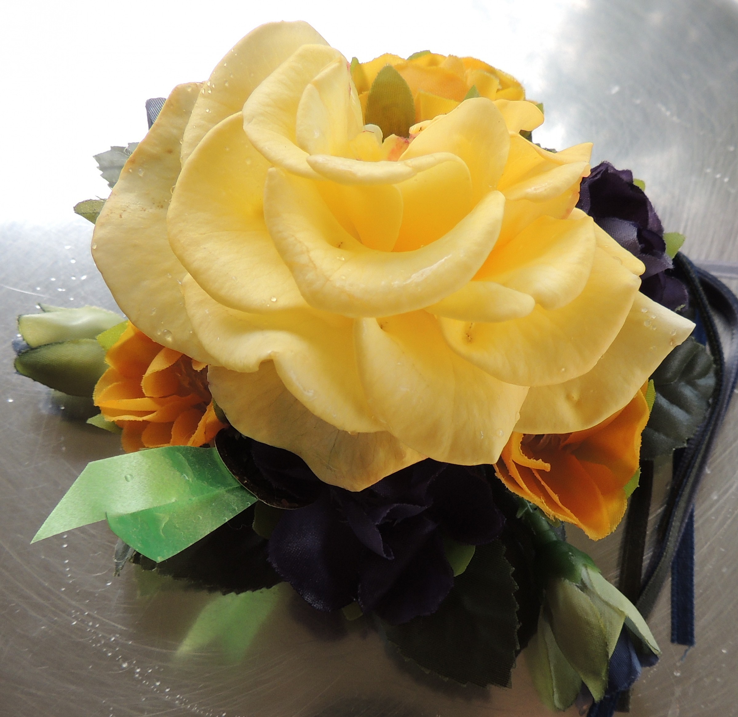 placeholder with rose yellow