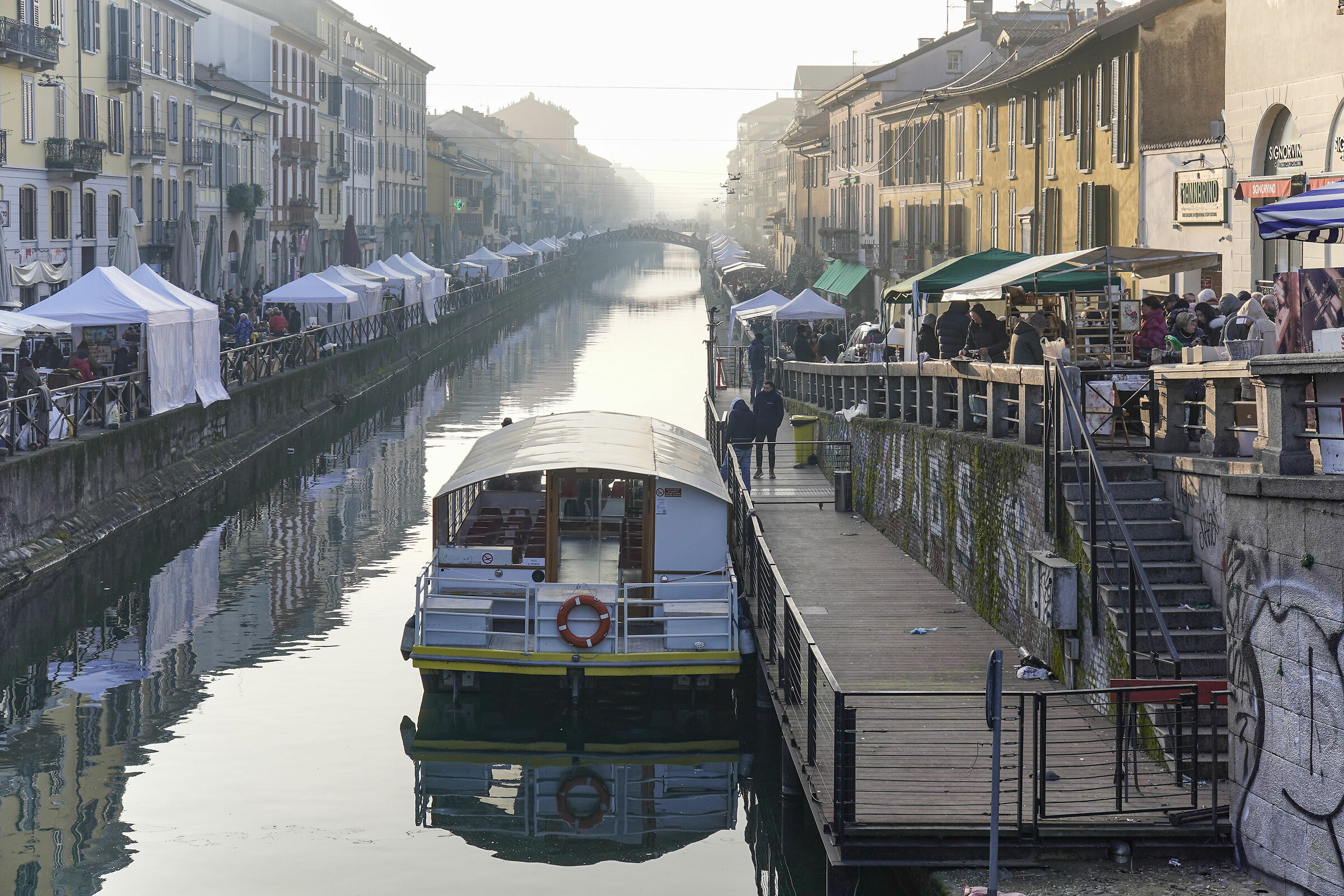 Naviglio Grande - Sunday, January 28, 2024. 16:07
