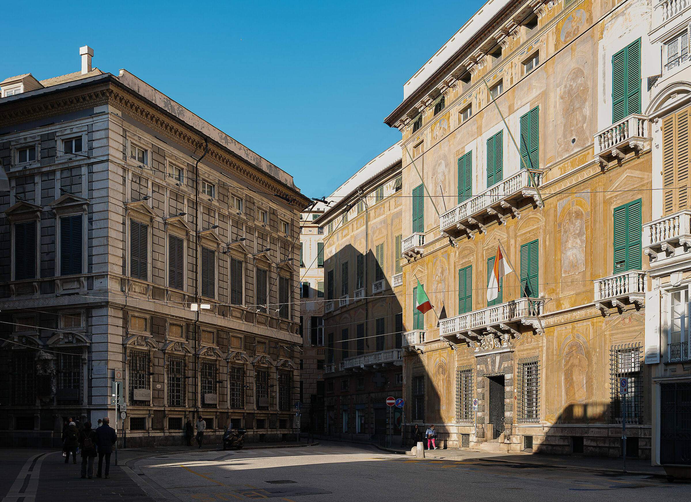 Genoa - Piazza Fontane marose - Glimpse