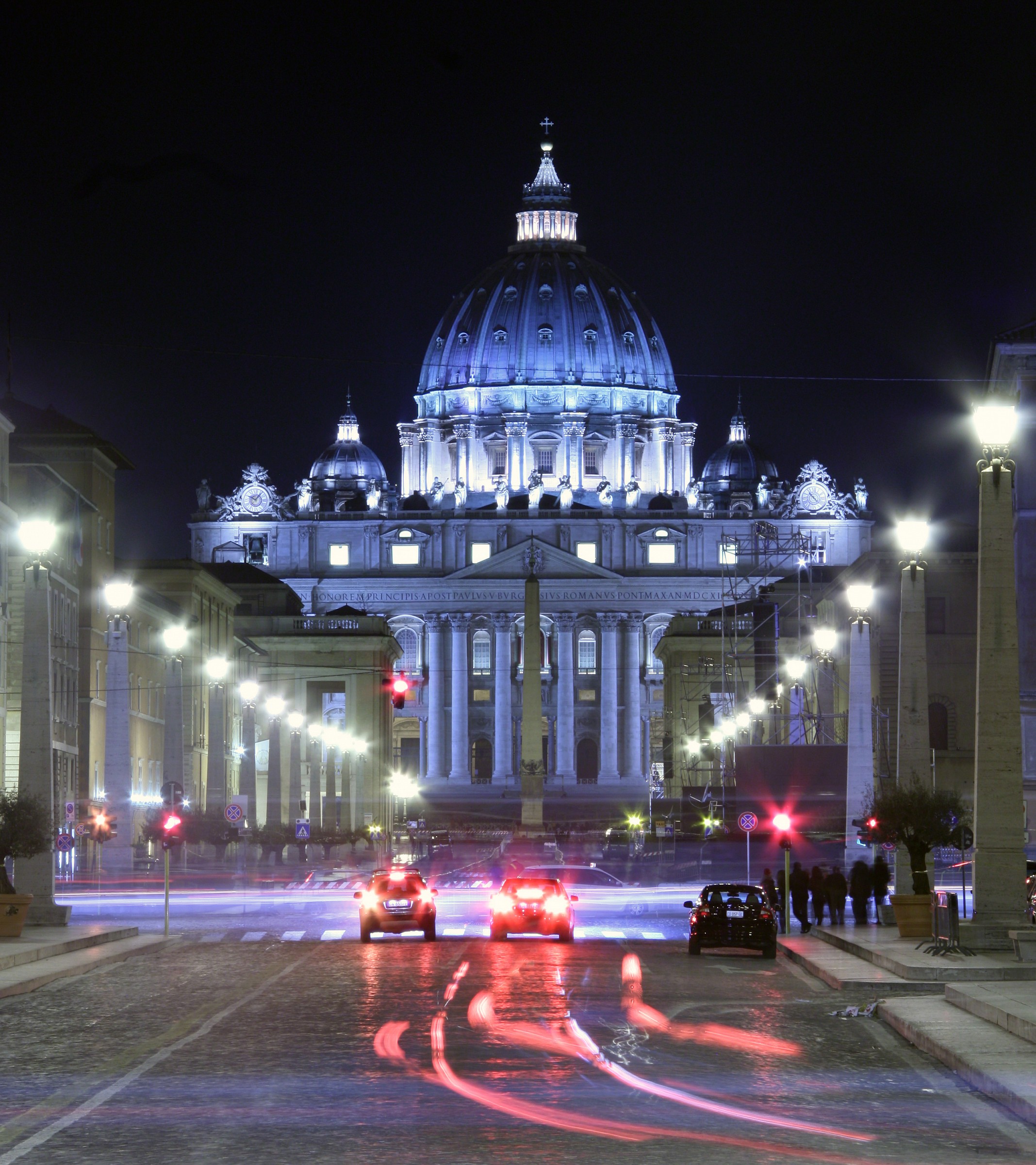 basilica di san pietro di notte
