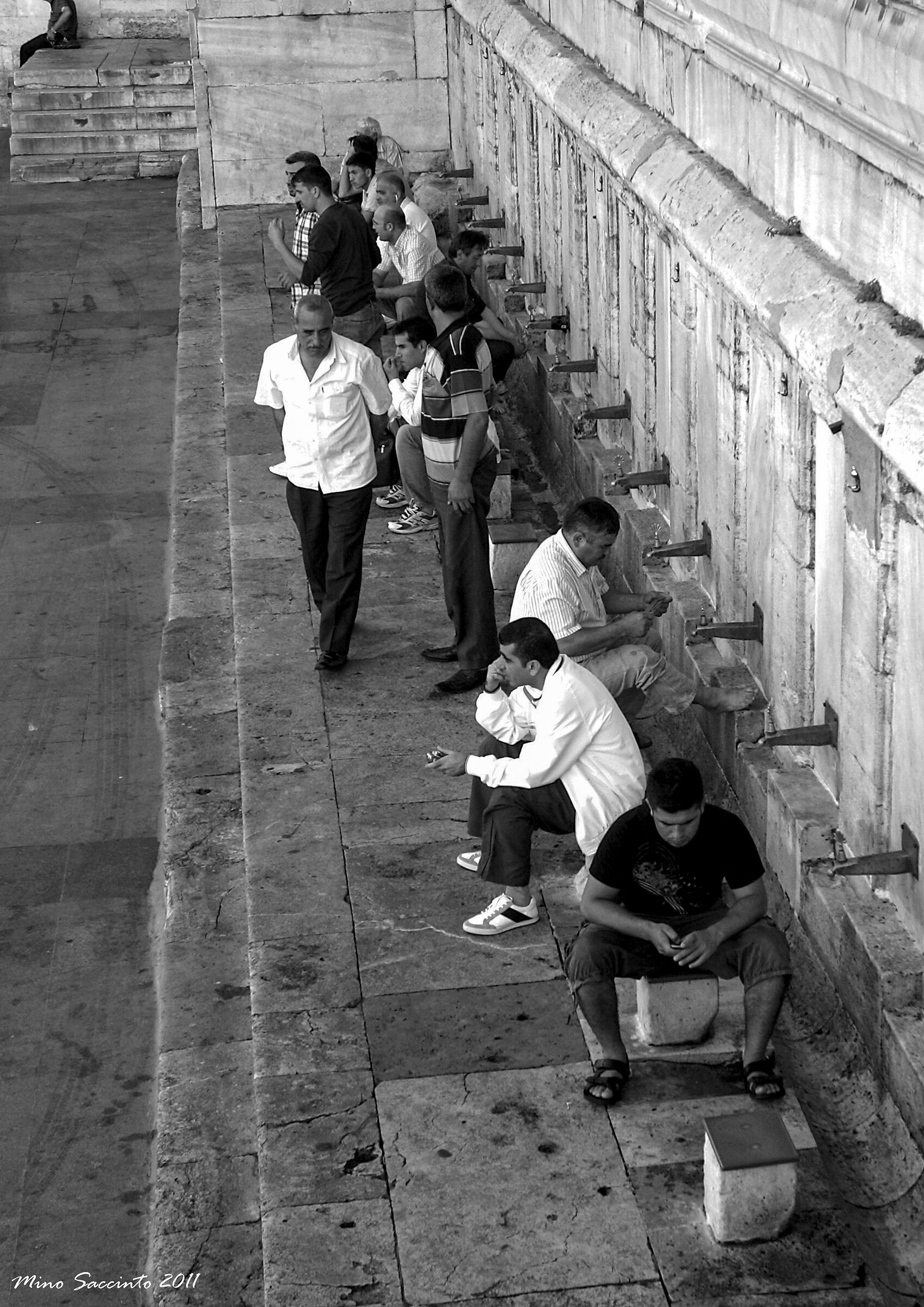 prima di entrare nella Moschea