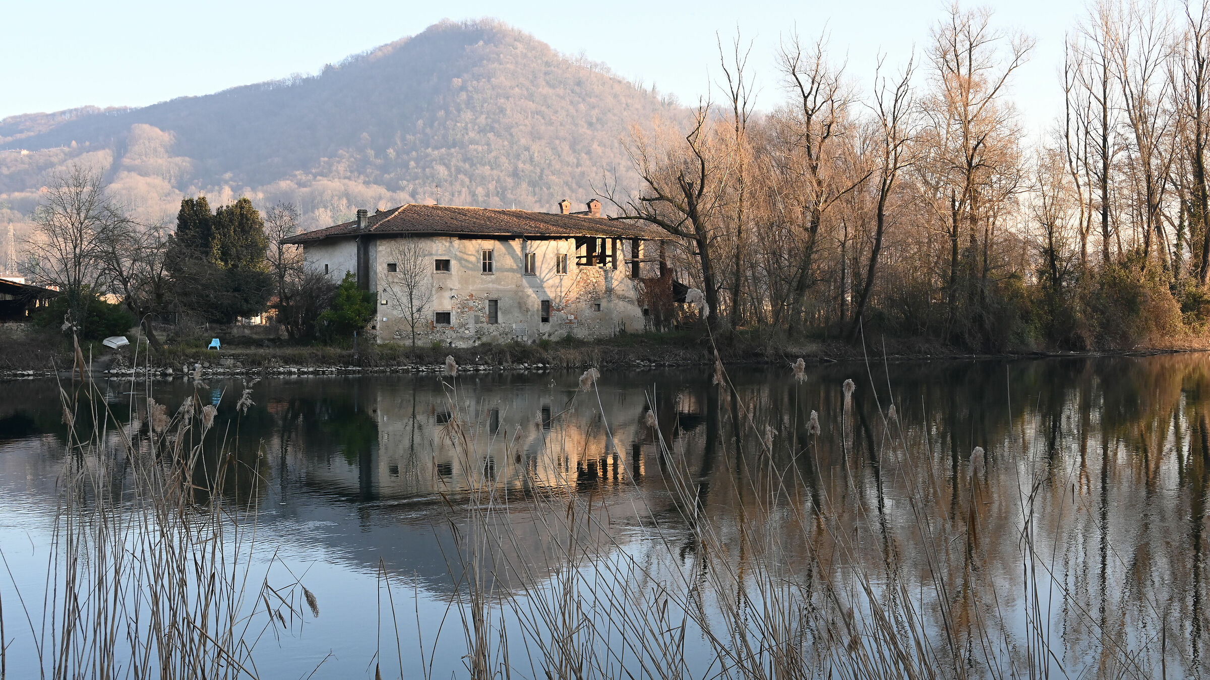 Antico casolare lungo l'Adda 2