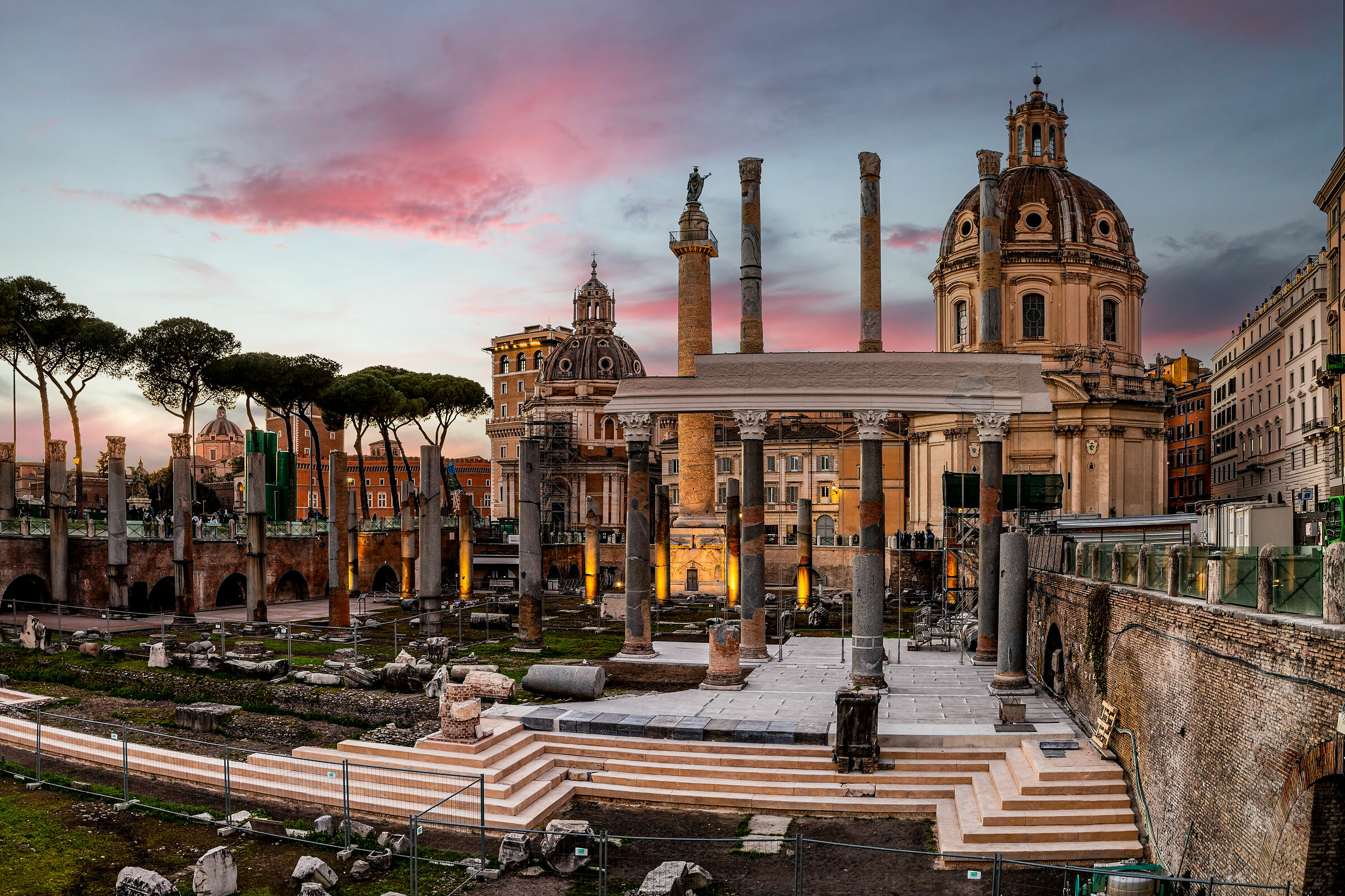 La ricomposizione parziale della Basilica Ulpia