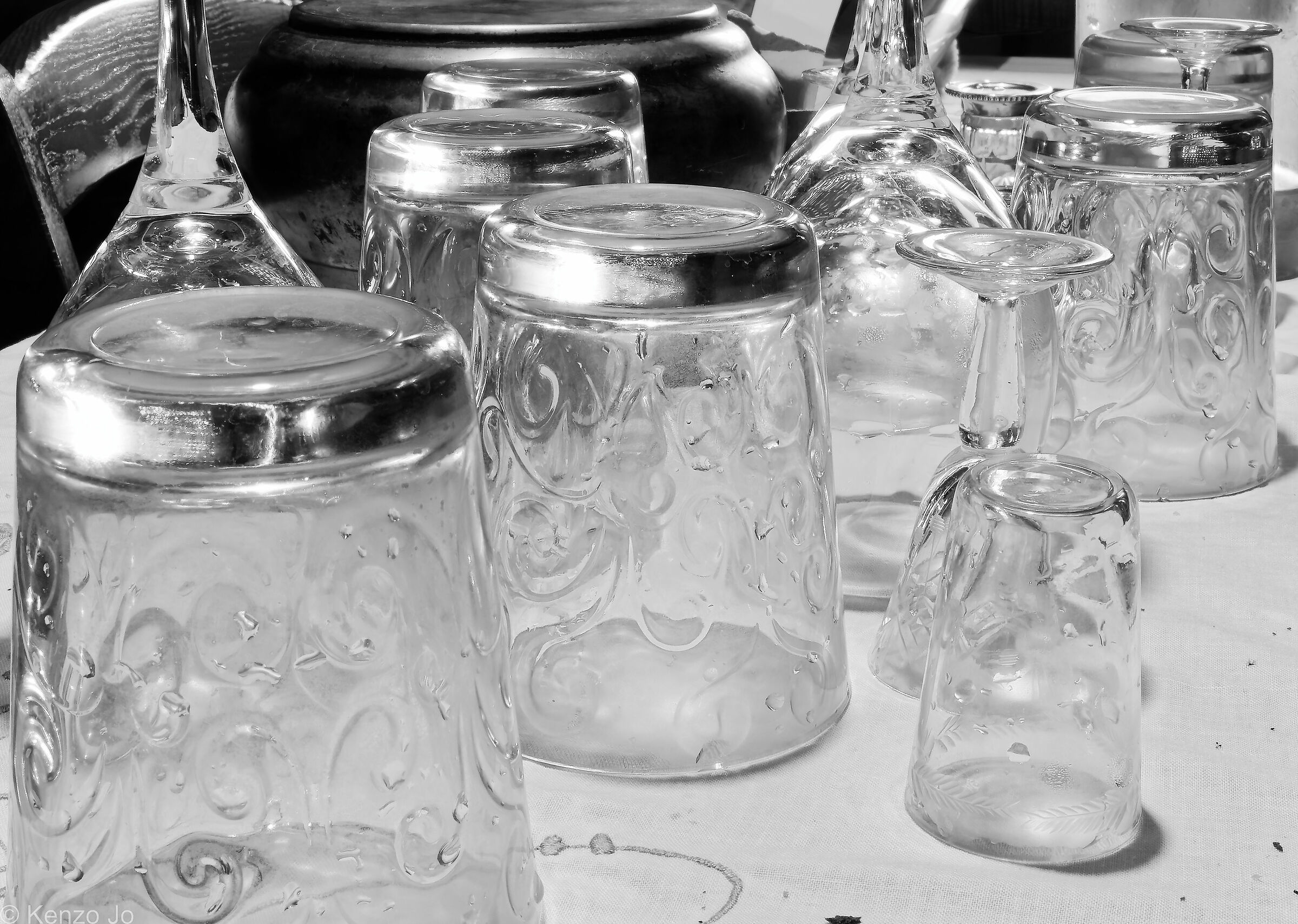 Interno di famiglia in controluce