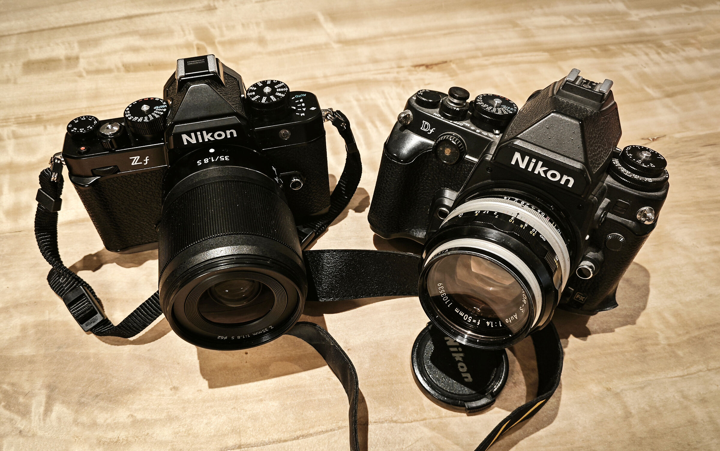 Nikon ZF e Nikon DF