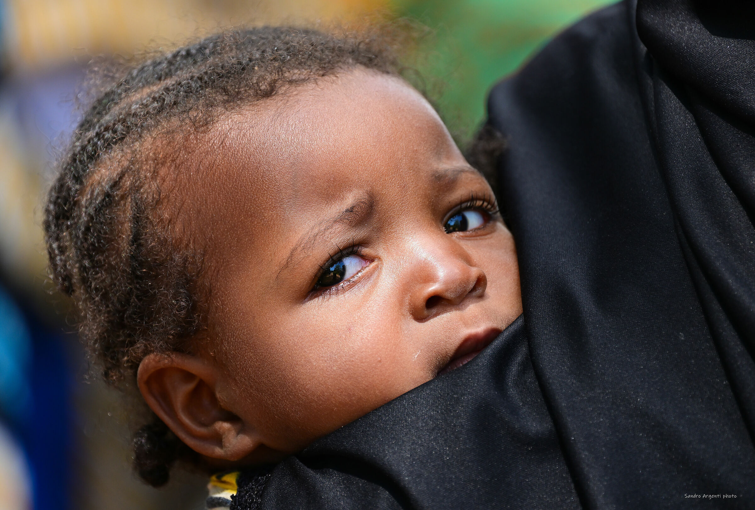 Gli occhi di una bambina tanzaniana.