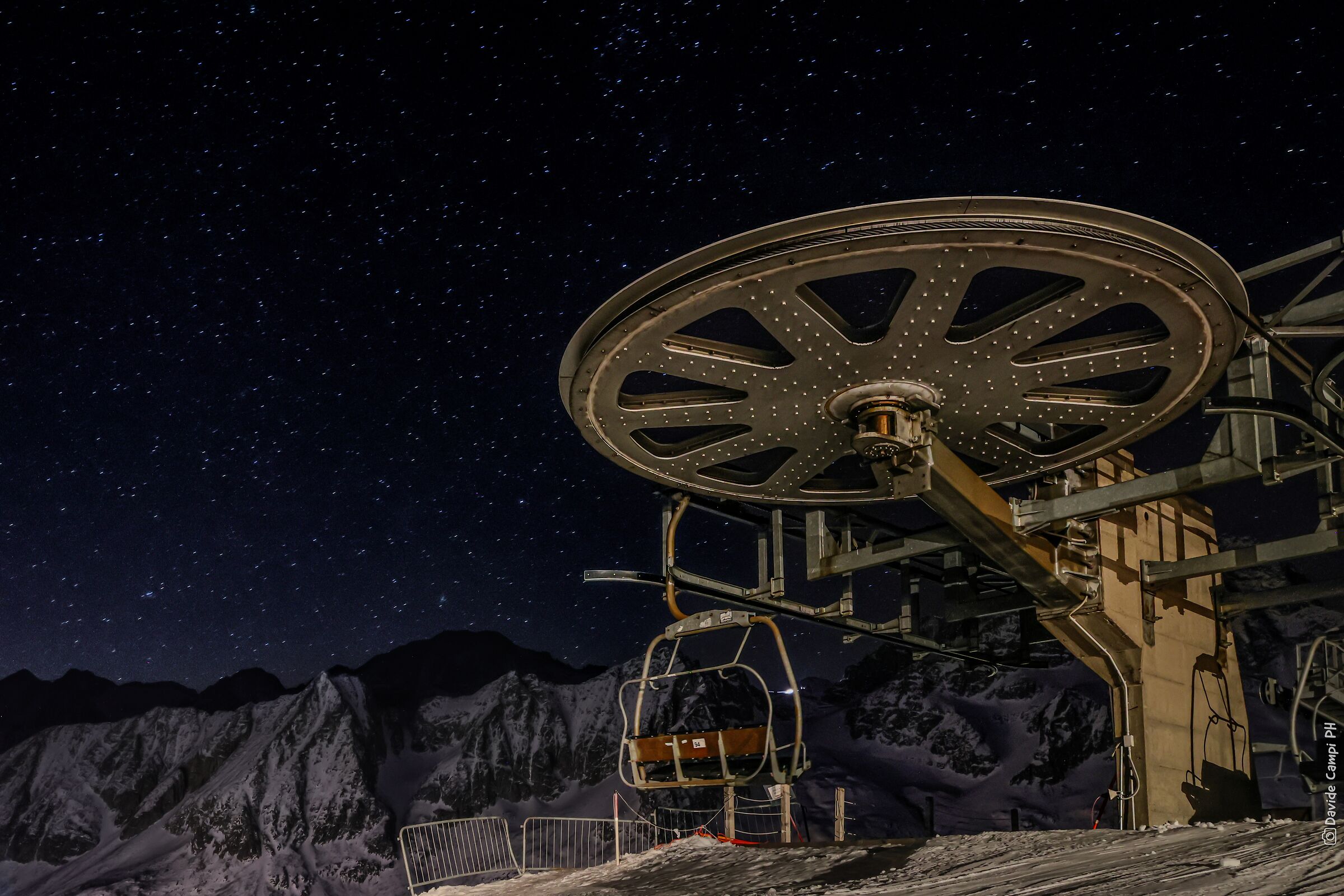 Un prato di stelle sopra la seggiovia