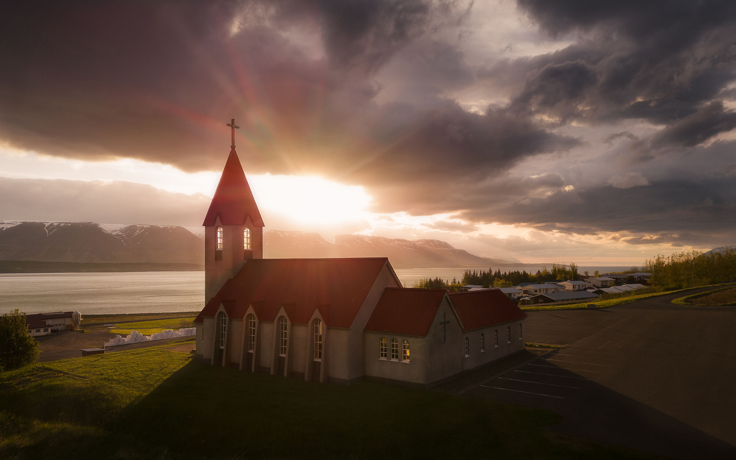 Late sunset of midnight sun