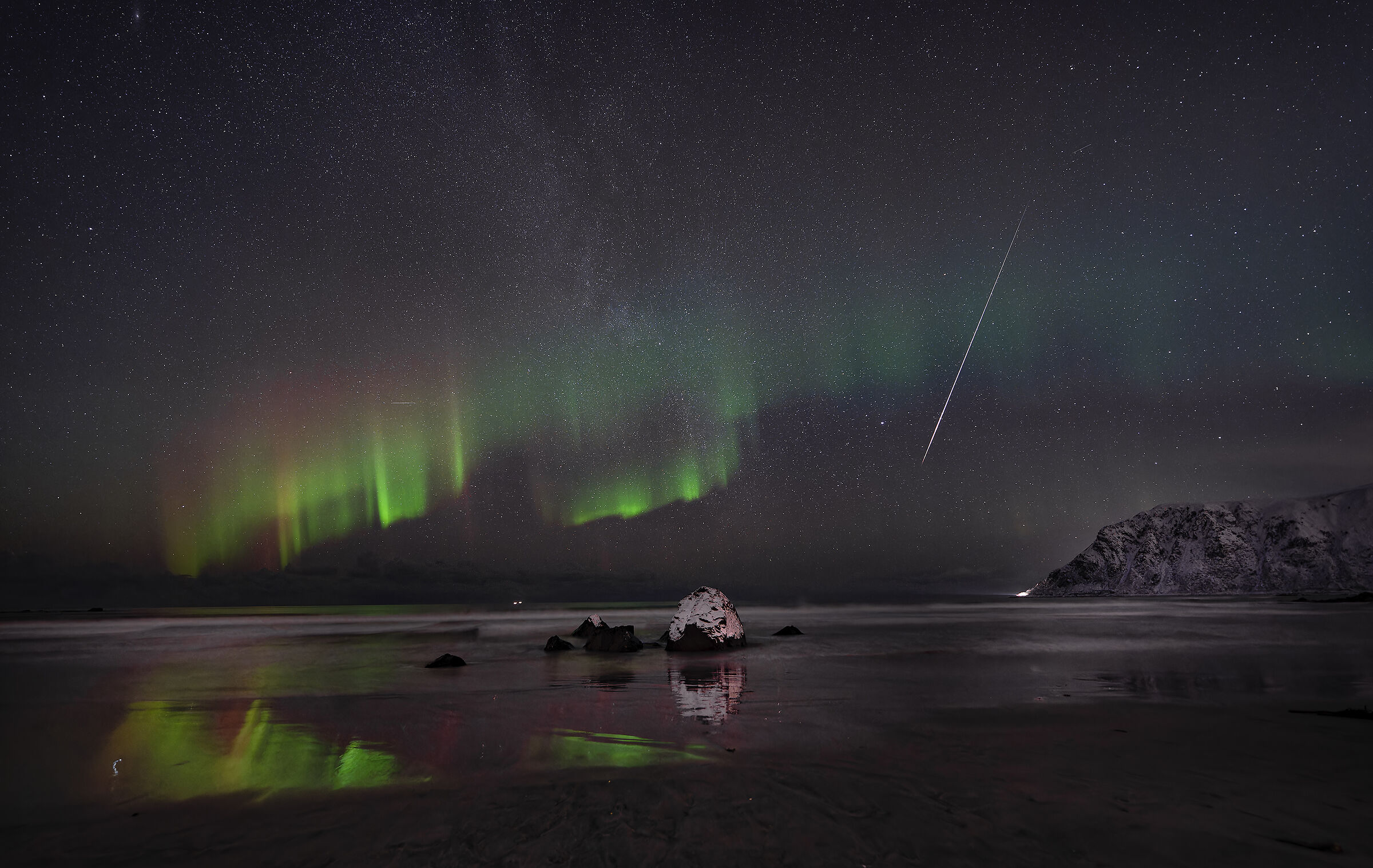 Aurora, asteroid and faint Milky Way