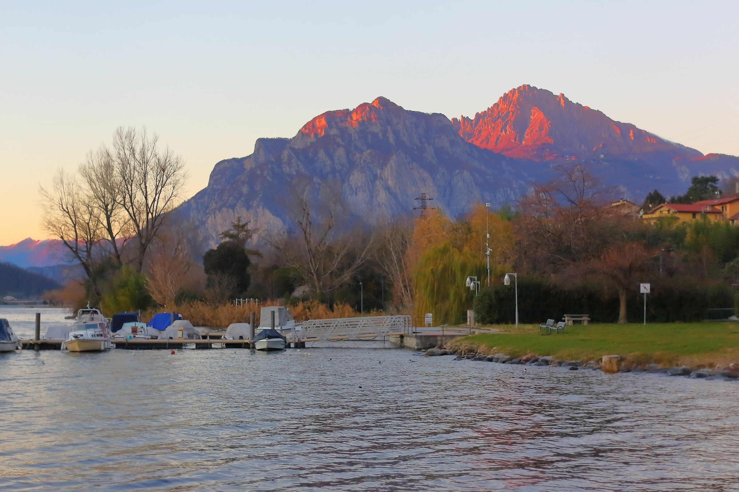 Red in the evening 15-12-2023