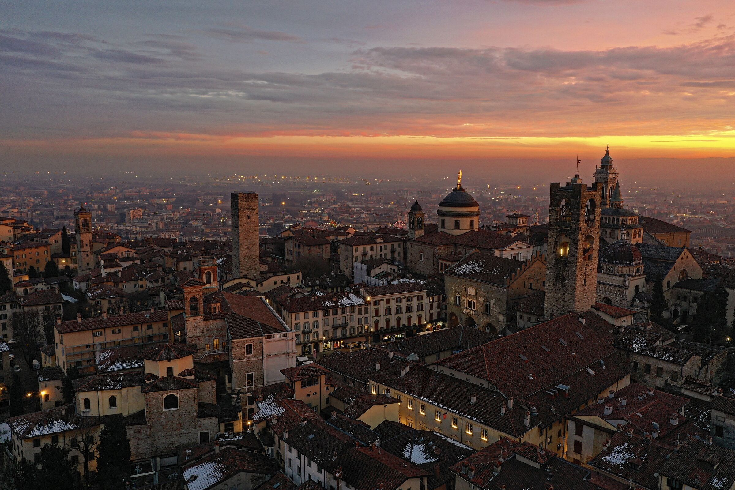 Il rosso tramonto a bergamo