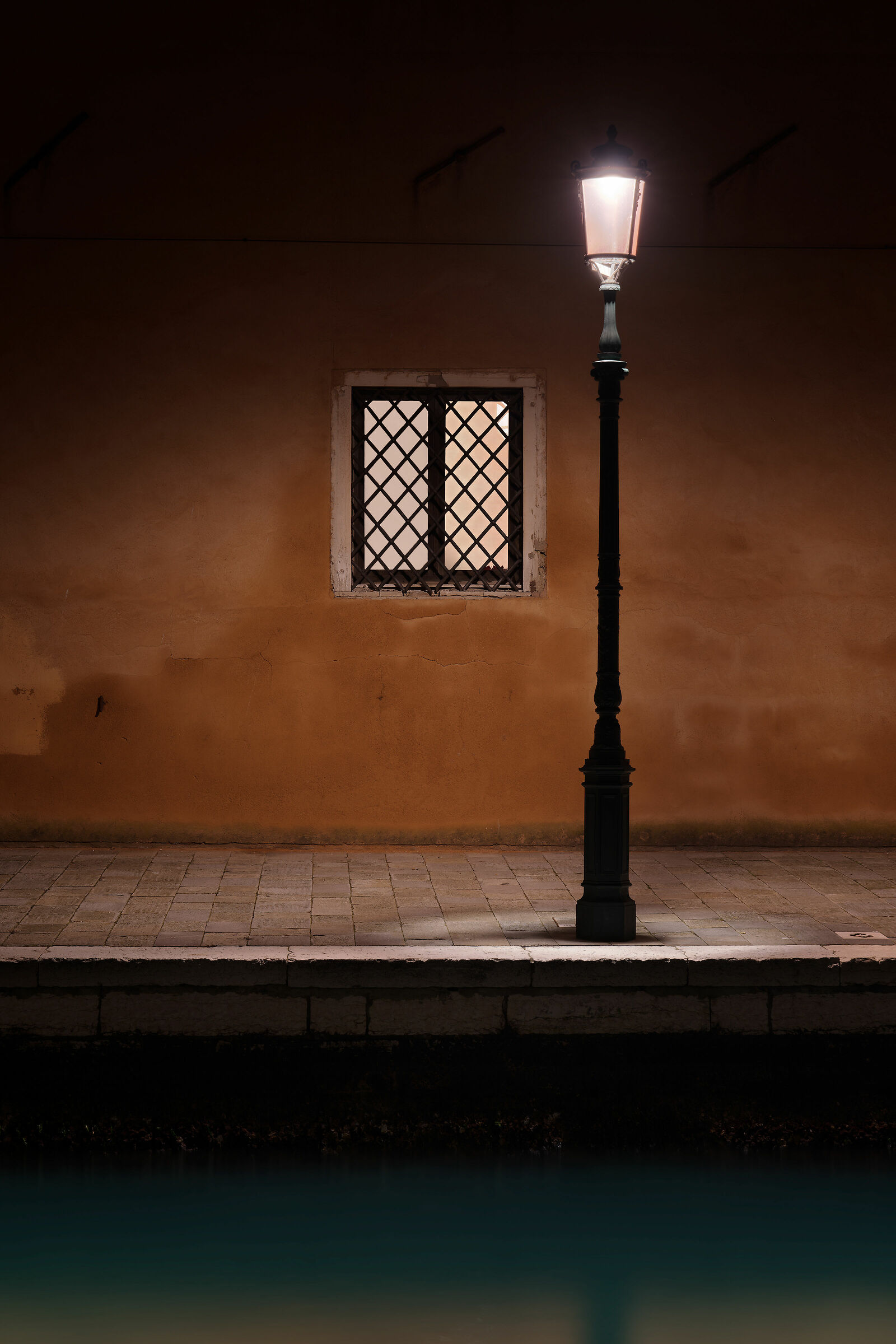 Il lampione e la finestra