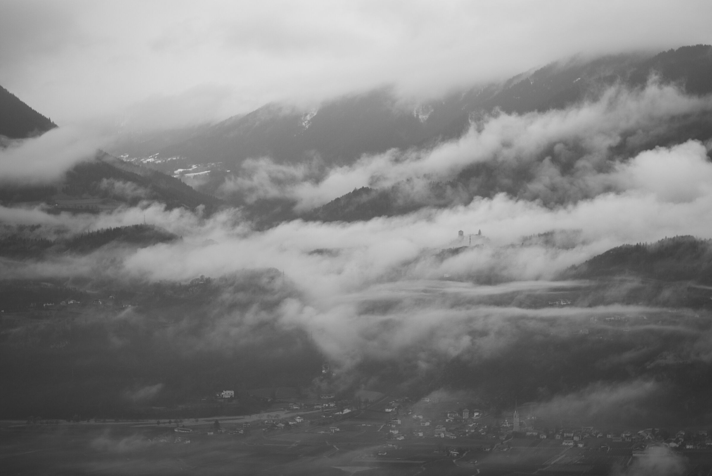 Nubi: assedio al castello