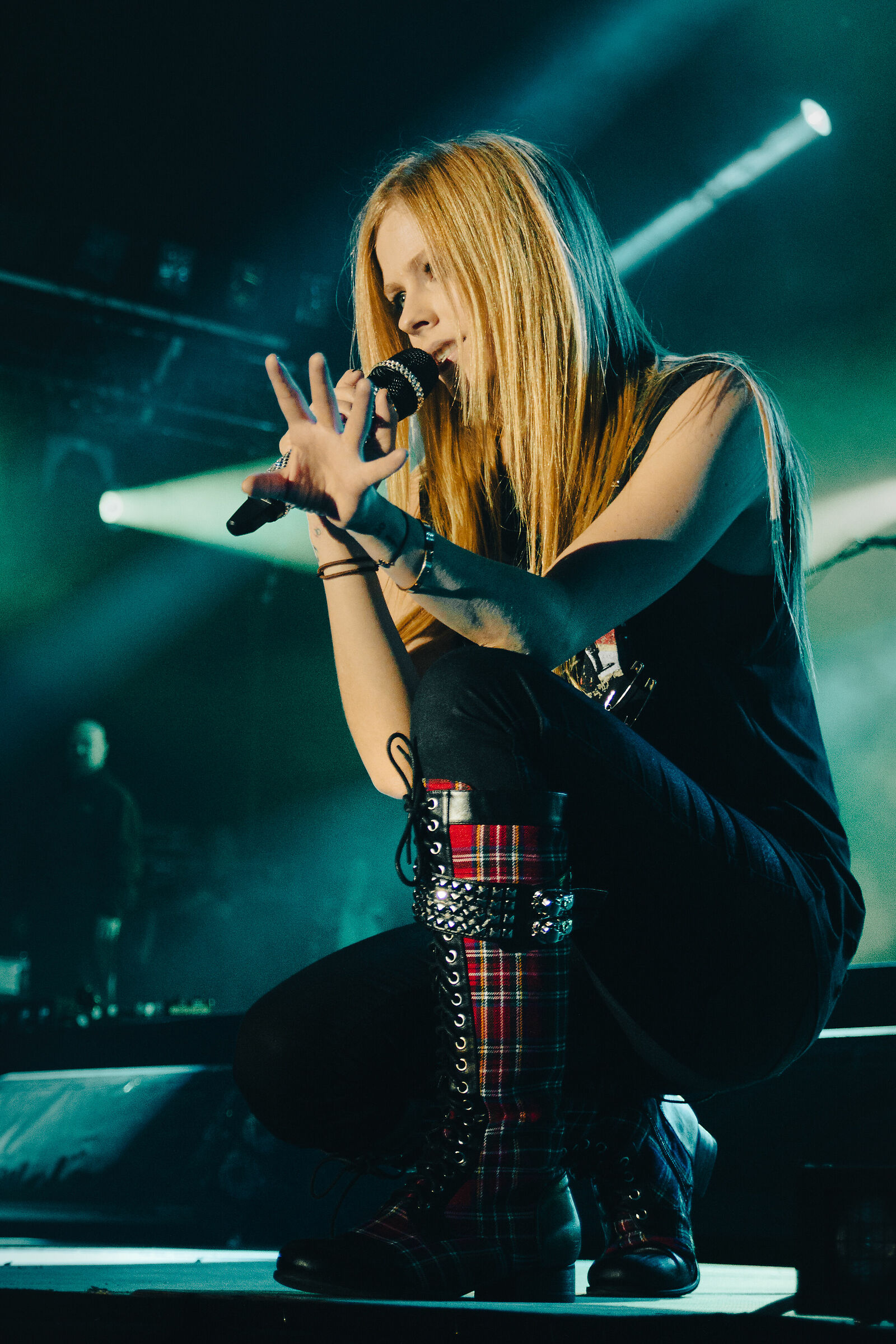 Avril Lavigne @ Fetè de l'Humanite , Paris. 2011