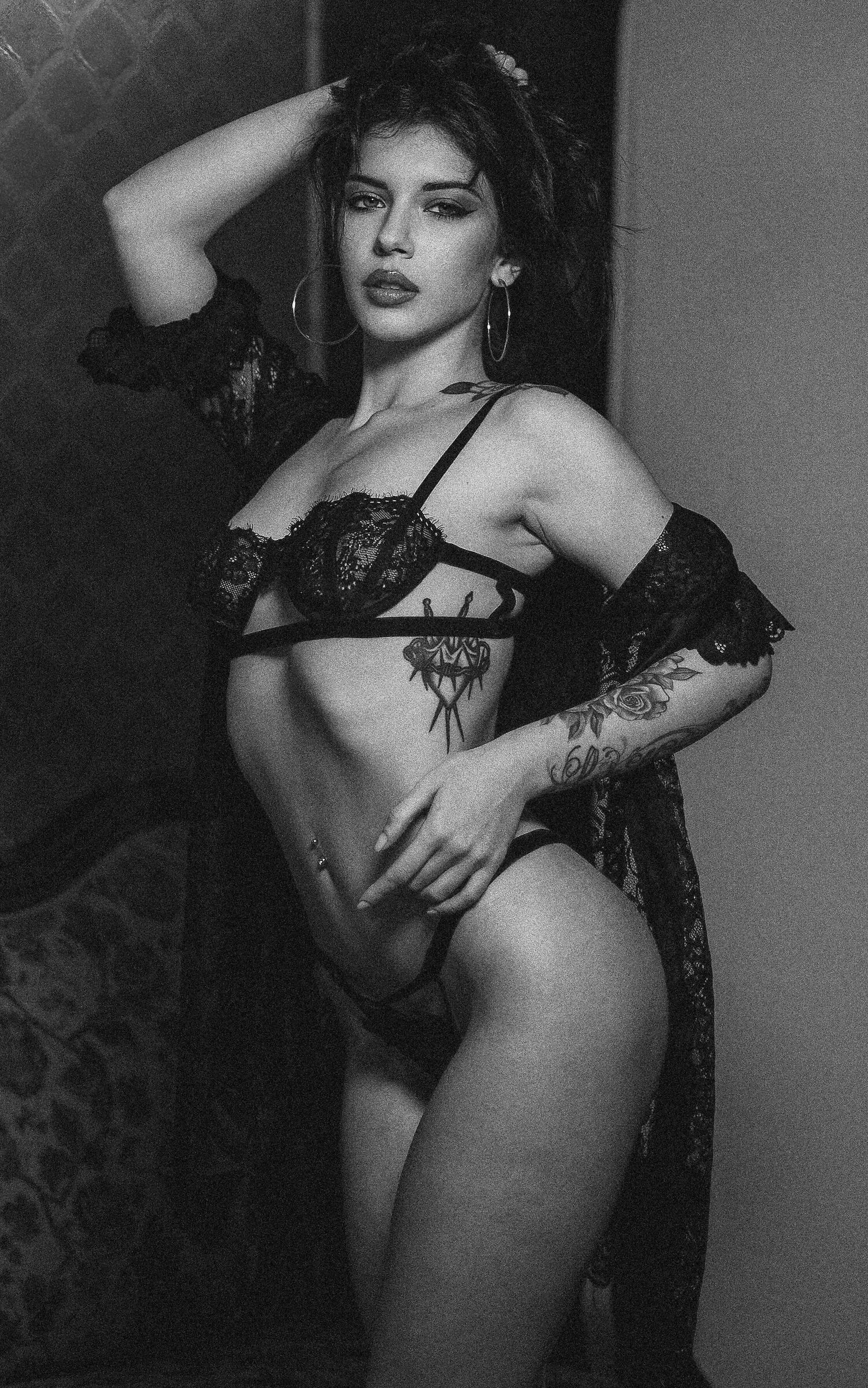 B&W