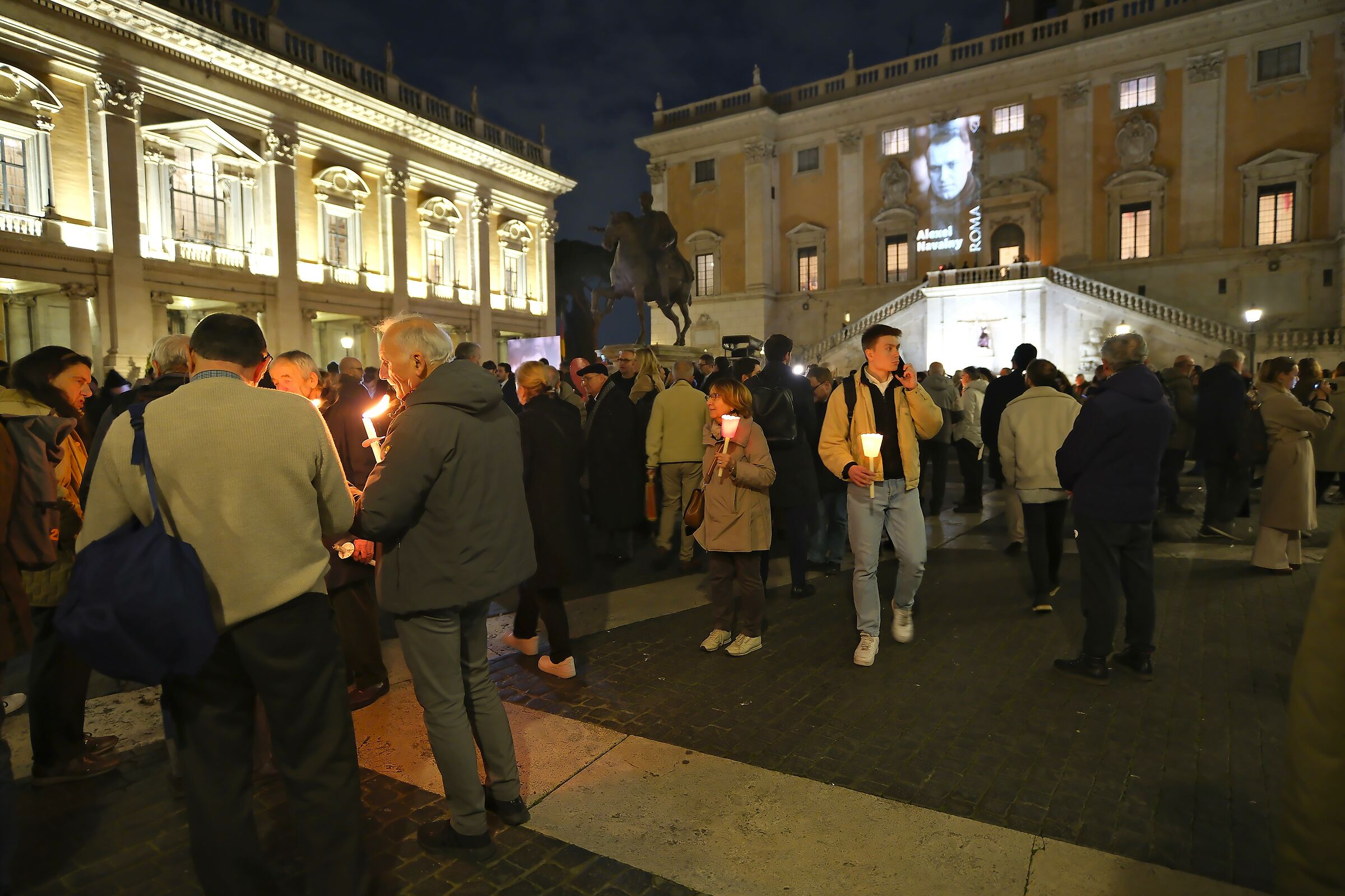 Roma - Campidoglio - Fiaccolata per Alexei Navalni
