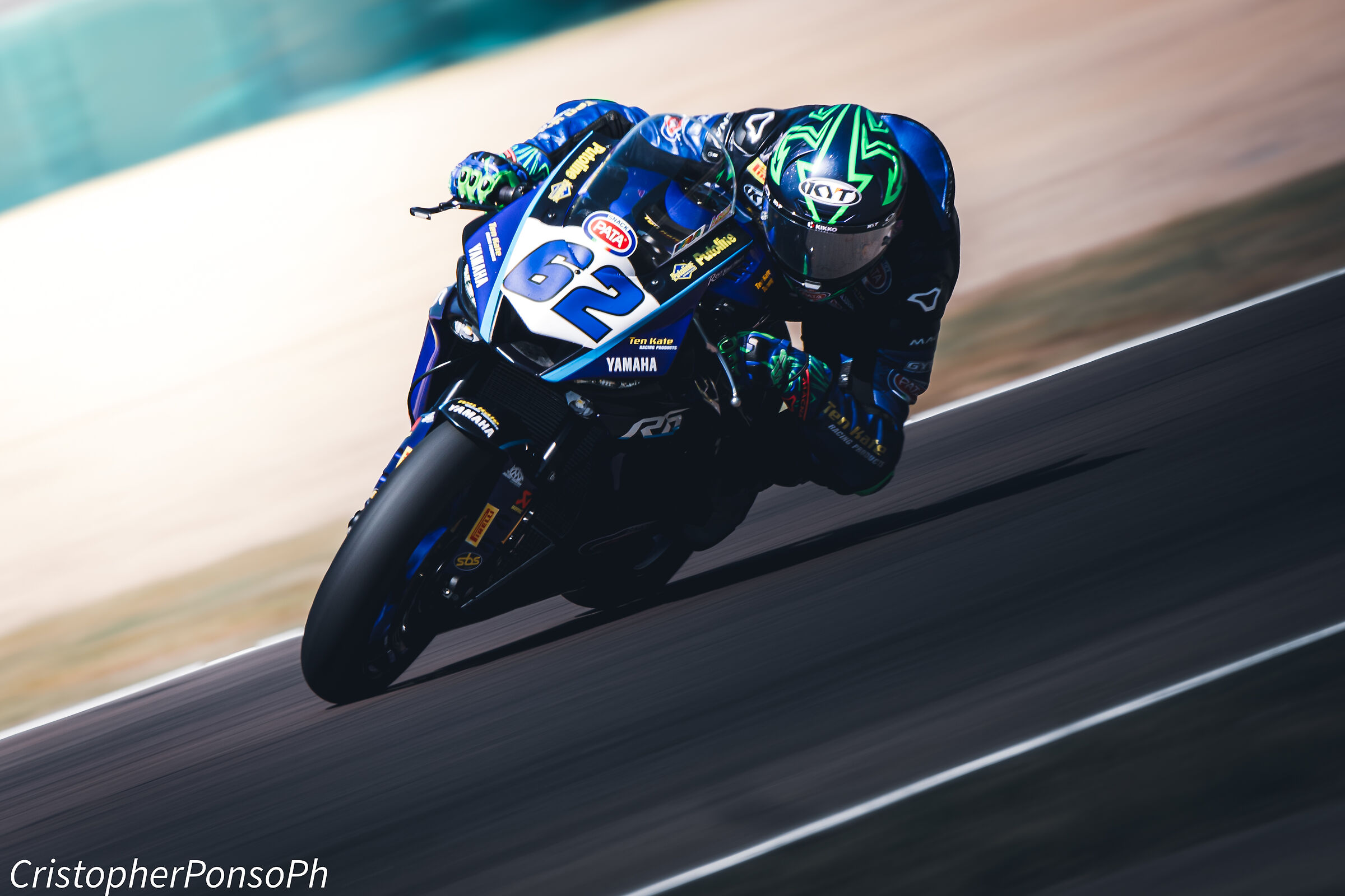 Stefano Manzi race 1 tambourine exit