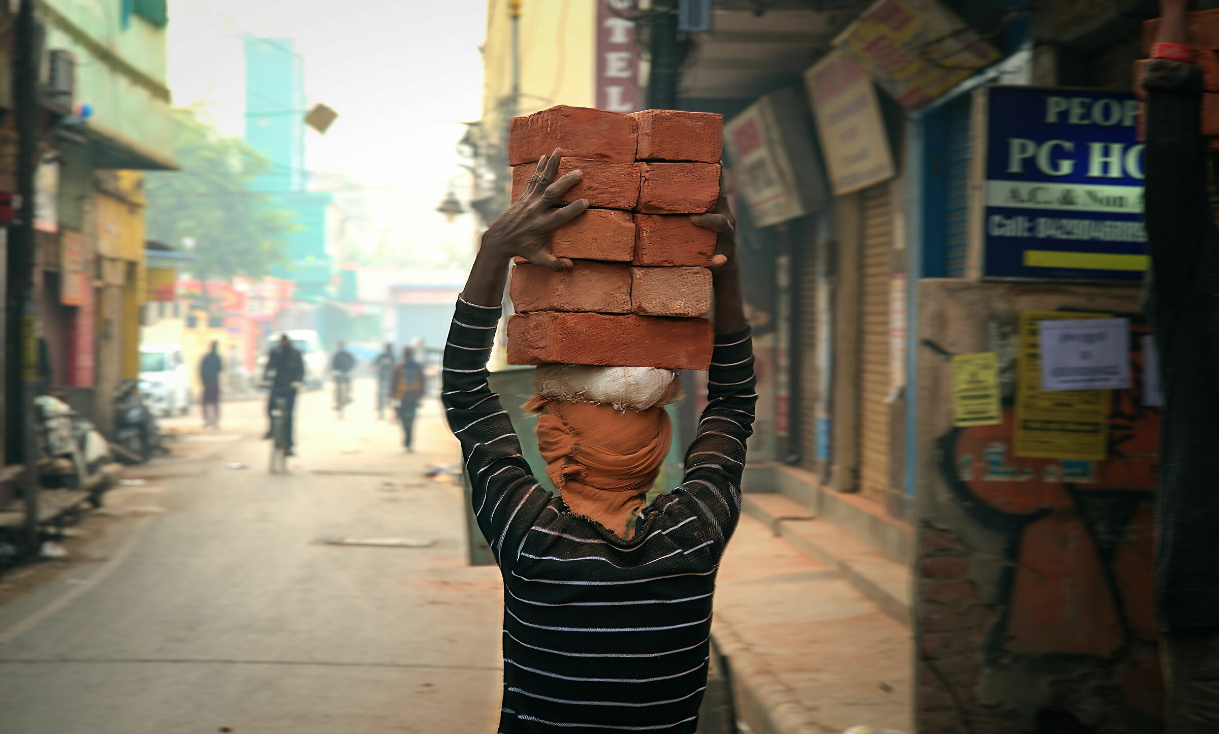 3251 - Il muratore - Varanasi