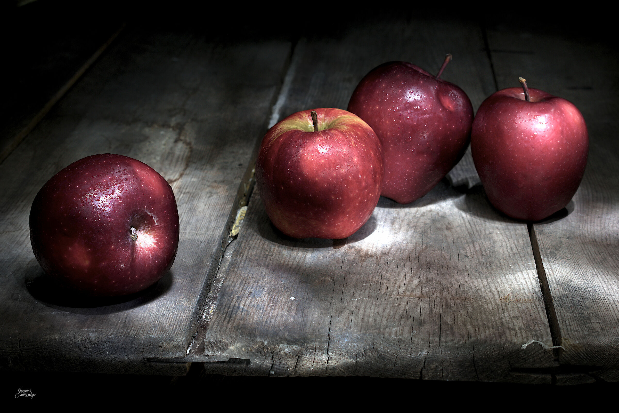 Apples light painting