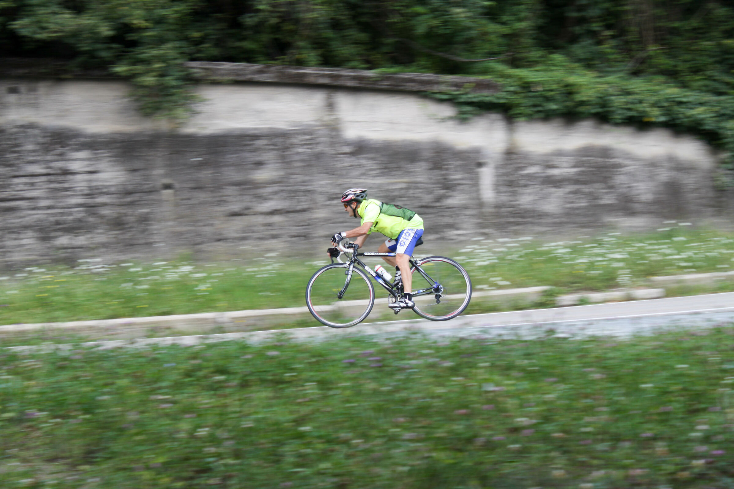 giù a tutta velocità