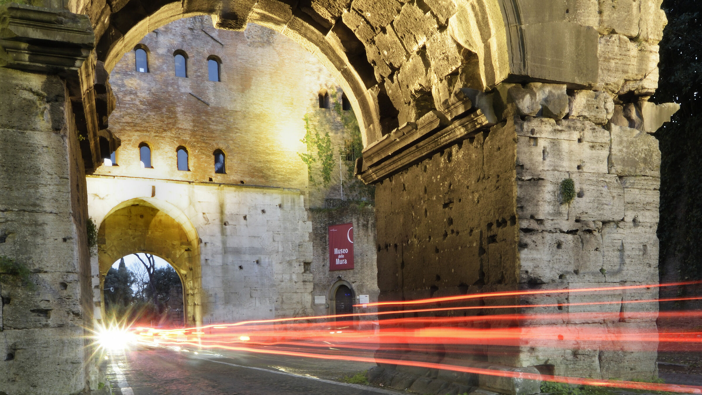 Via Appia antica (Arco di Druso e Porta San Sebastiano