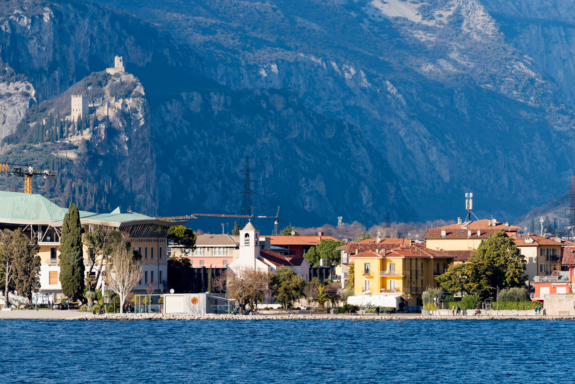 Torbole con Castello di Arco sullo sfondo