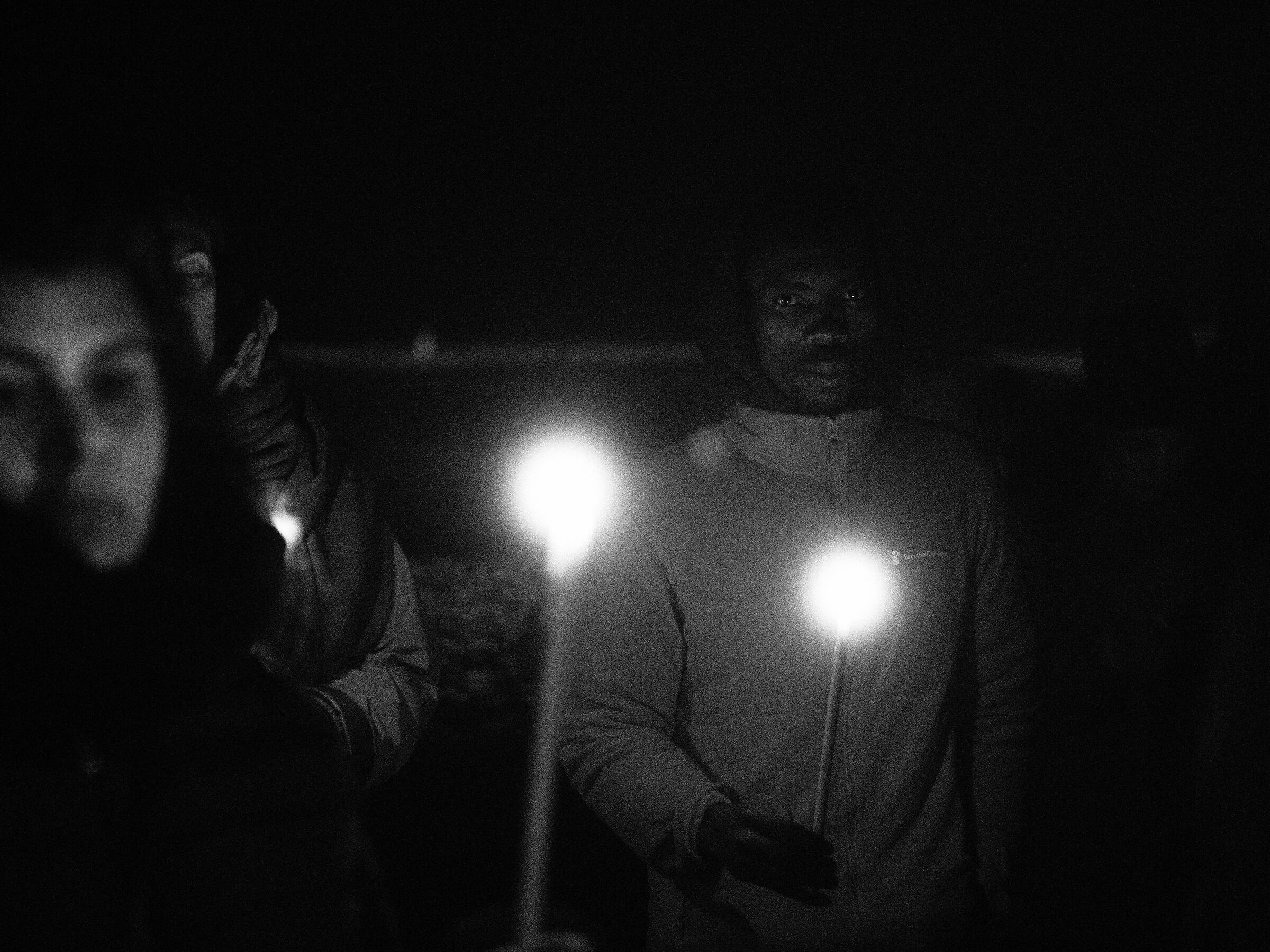 Cutro fence, 04:14 am