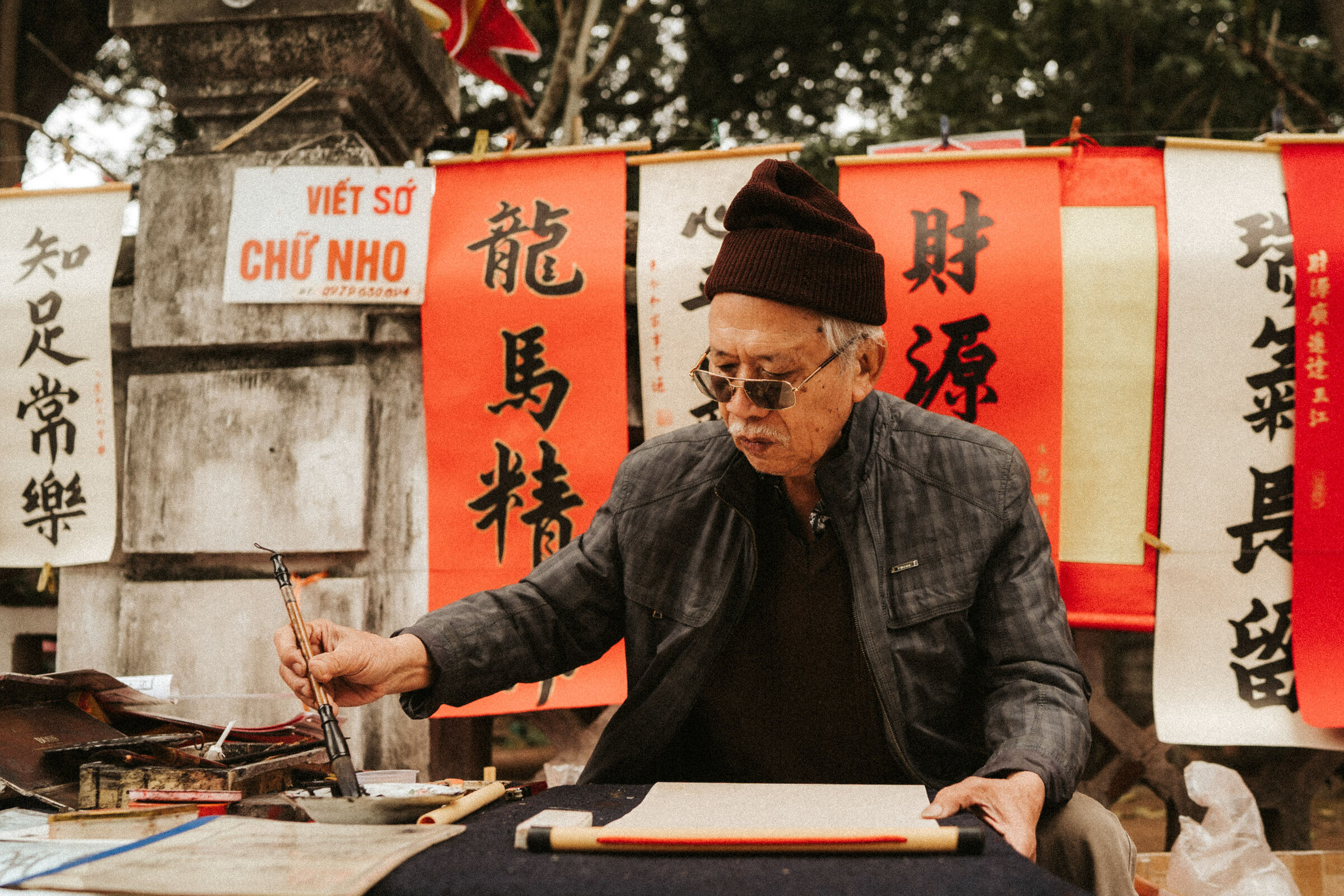 scrittore per le strade di hanoi
