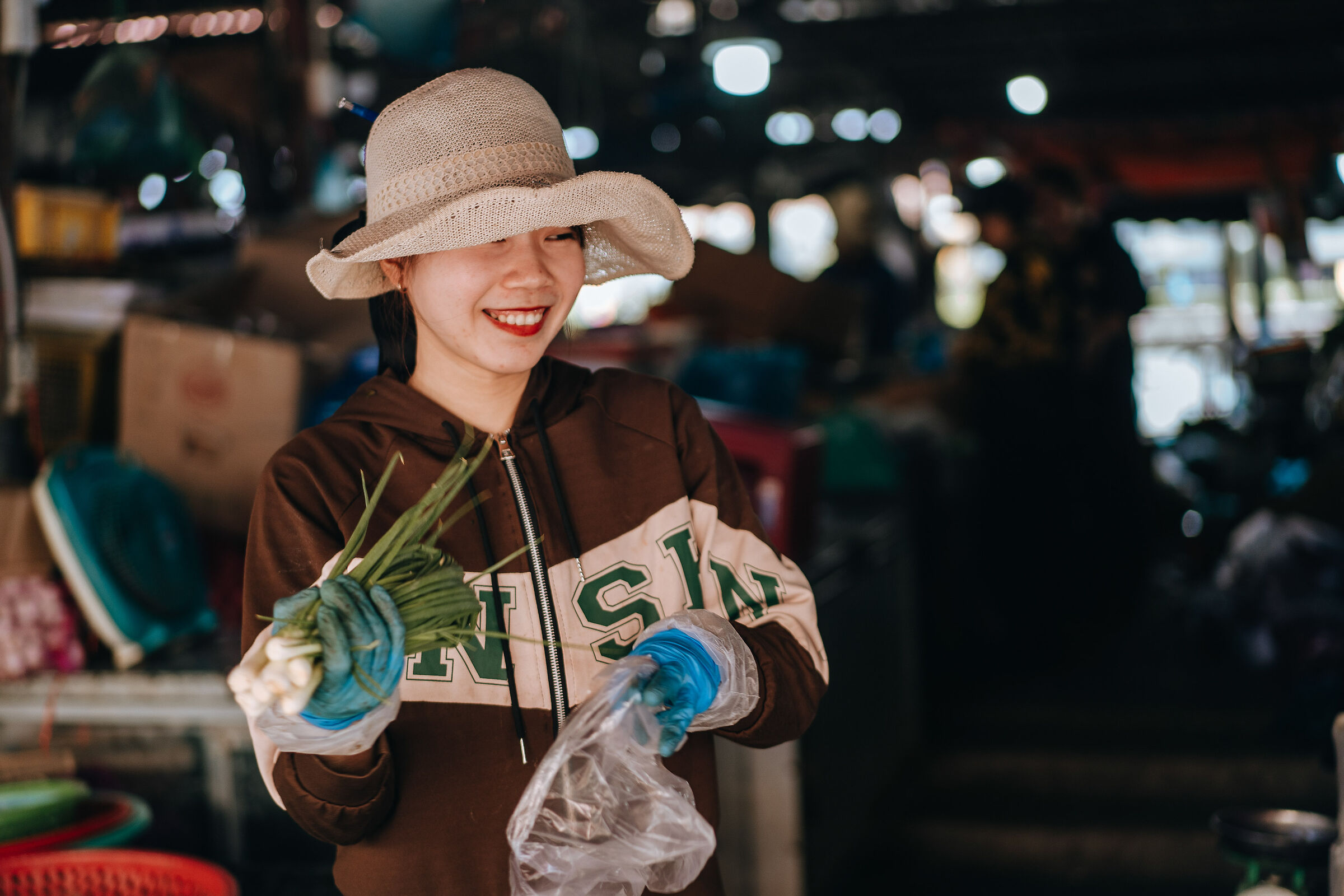 venditrice al mercato di hoi an