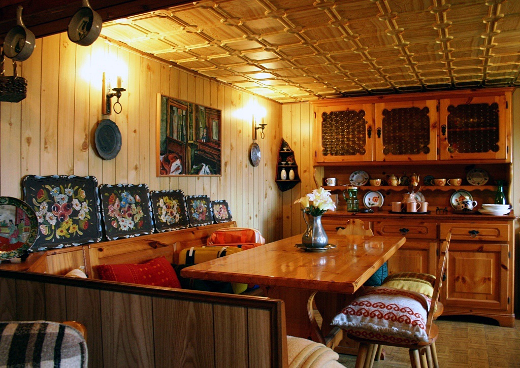 Interno tipico di casa del Parco Dolomiti Bellunesi