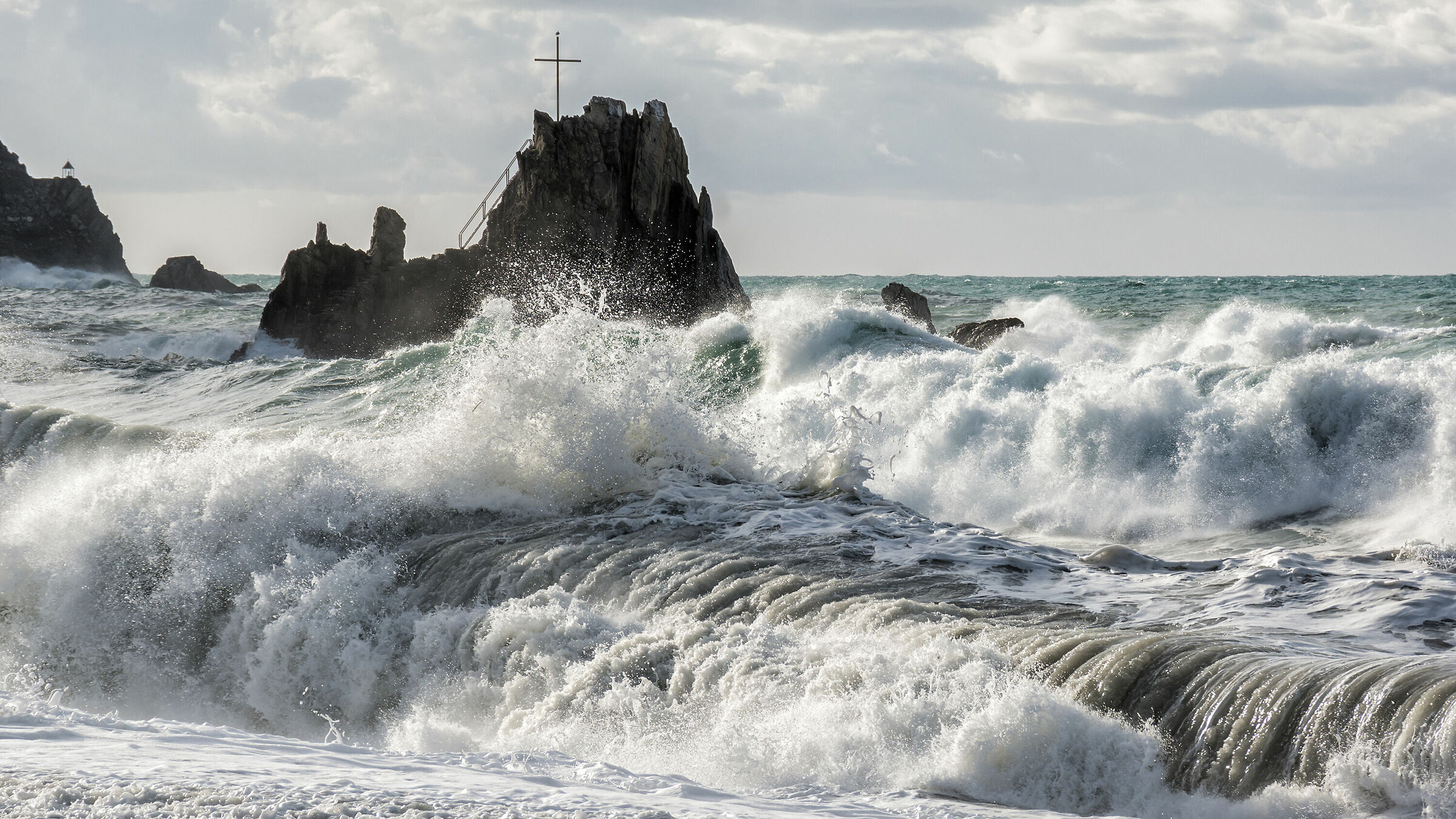The Asseu in the waves