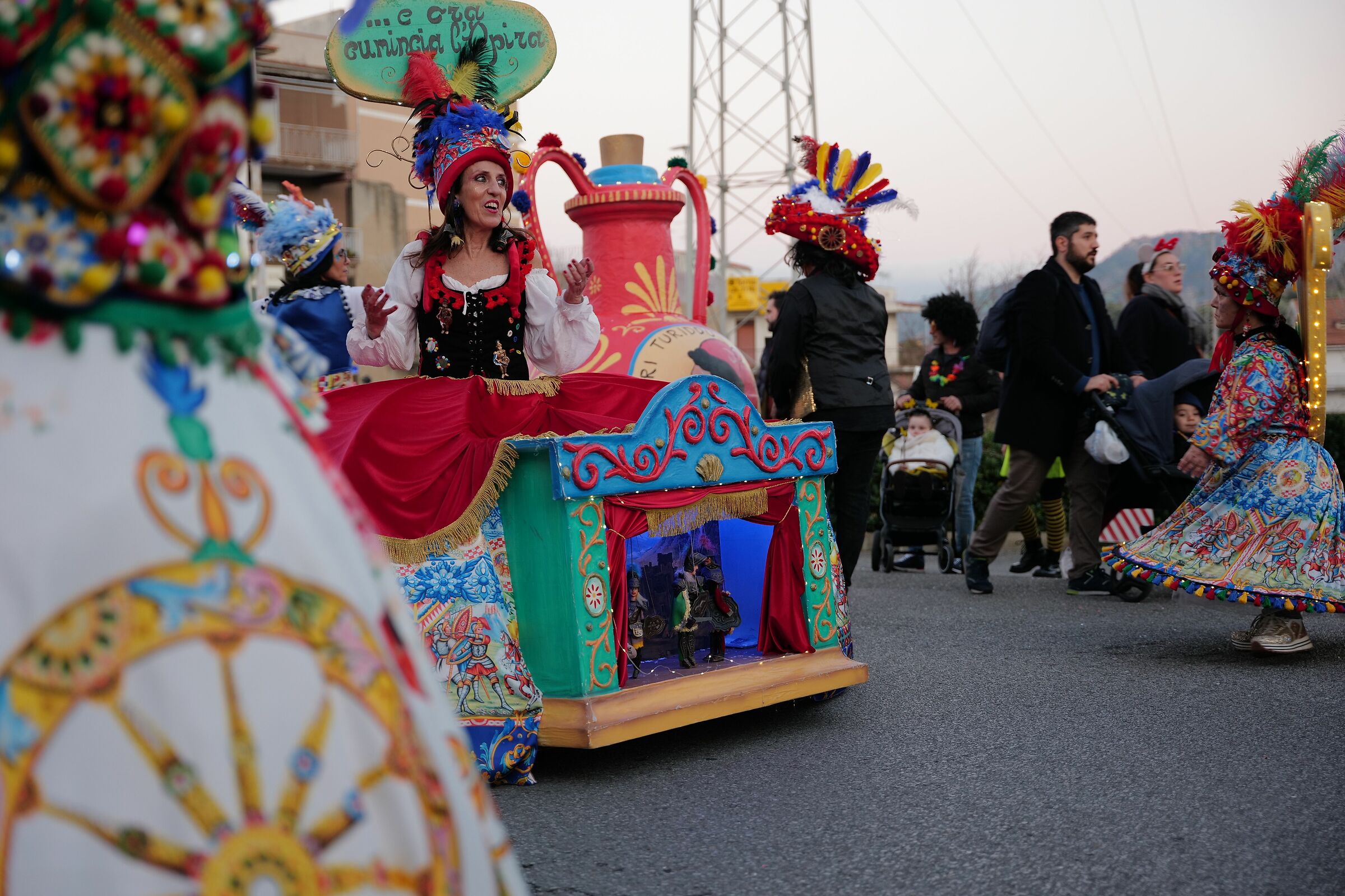 ... and now the Opira begins