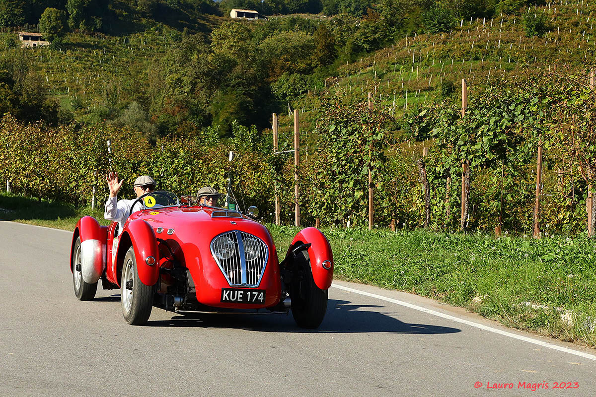 Healey Silverstone del 1950 rosso fiammante
