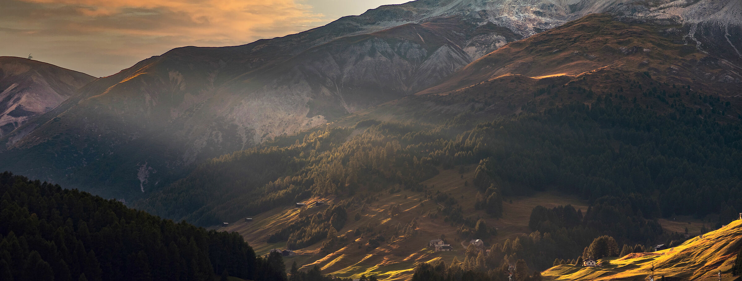 raggi di sole baciano le alture