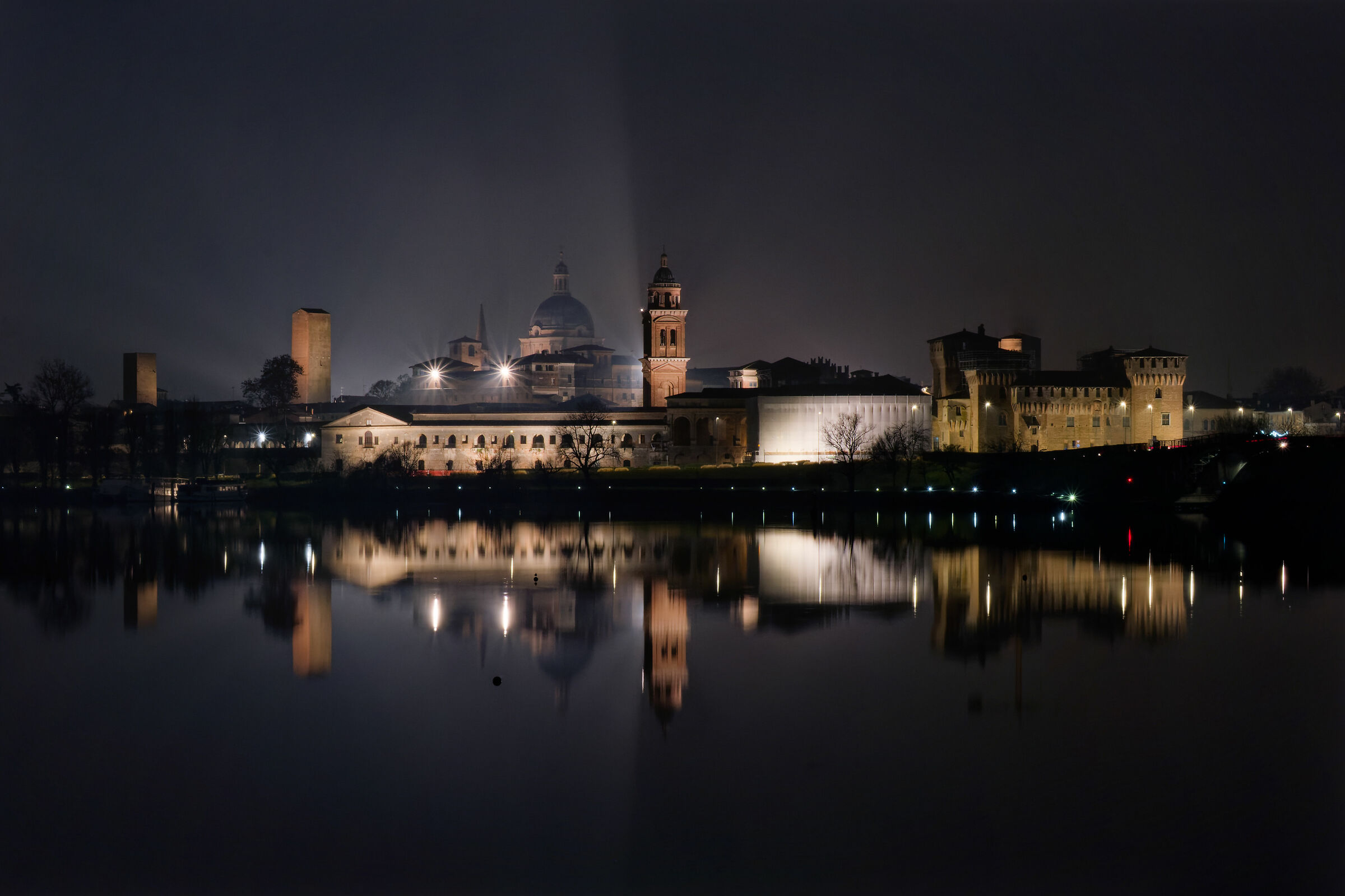 Mantova Skyline Notte